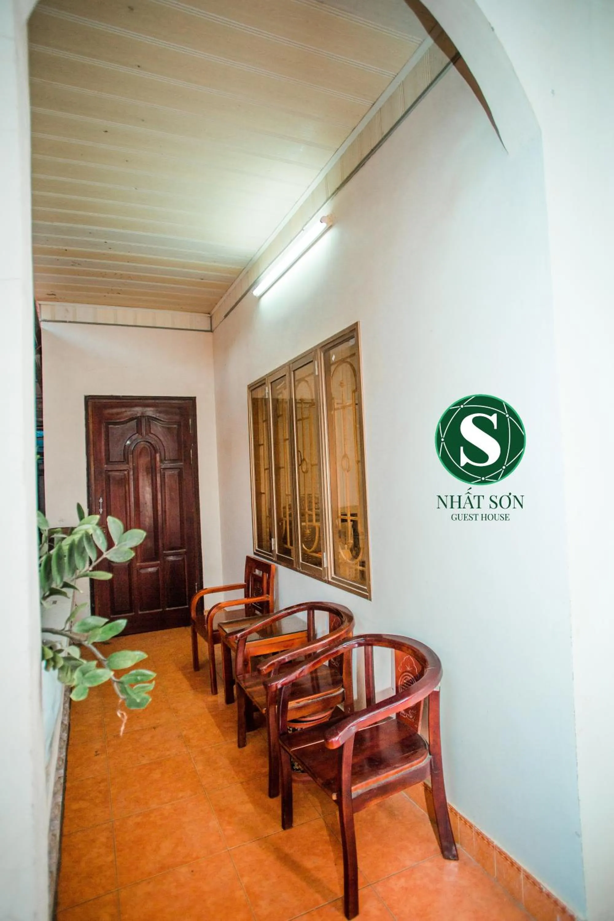 Seating area in Nhat Son Guesthouse