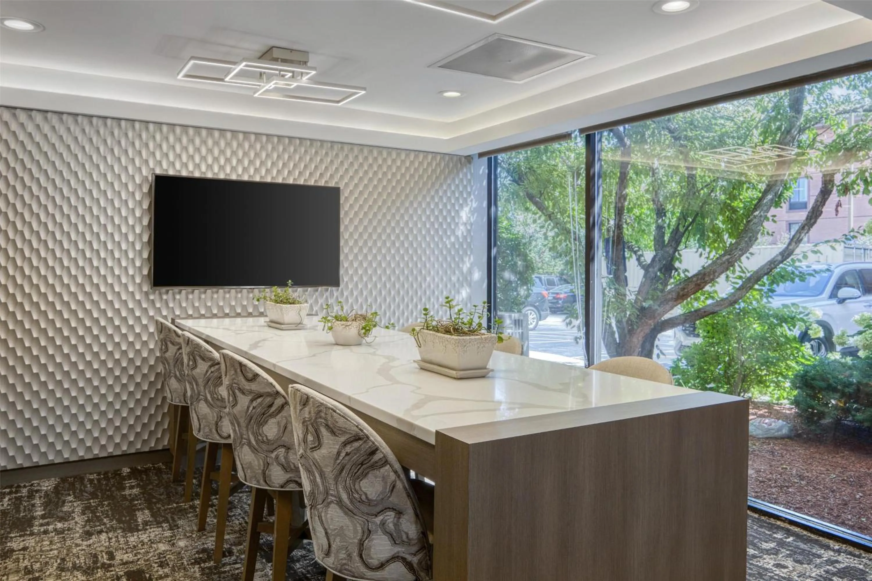 Lobby or reception in SureStay Plus Hotel by Best Western Chicago Lombard