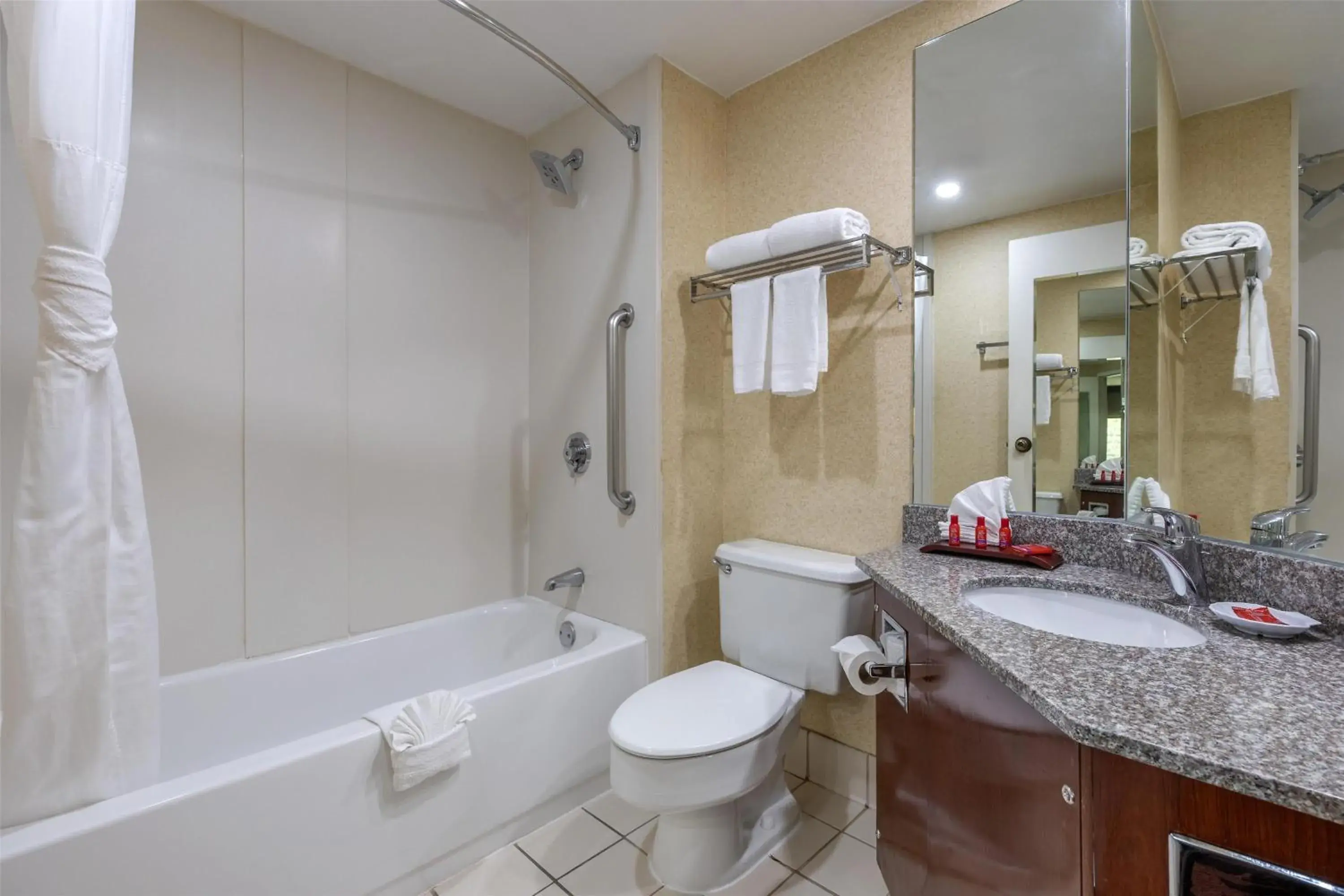 Bathroom in SureStay Plus Hotel by Best Western Chicago Lombard Bathroom in SureStay Plus Hotel by Best Western Chicago Lombard