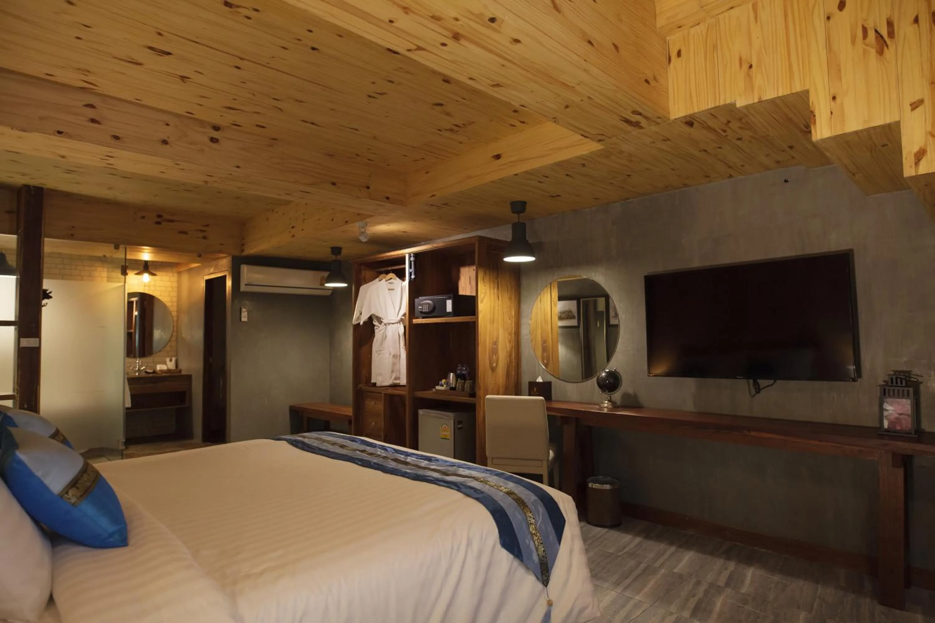 Bed in Sanae' Townhouse Chiang Mai