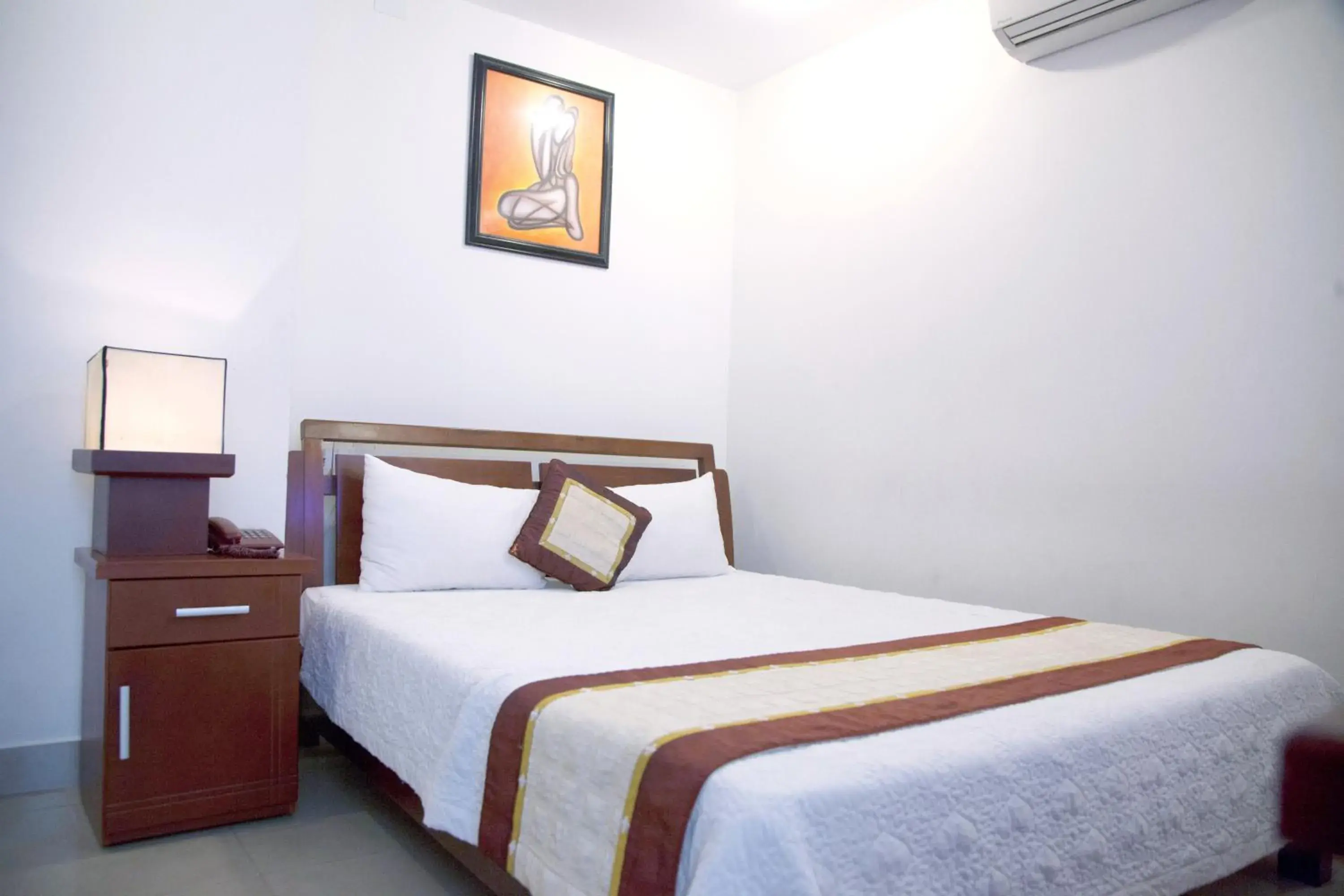 Superior Double Room in Hoang Thuy Sinh Hotel Superior Double Room in Hoang Thuy Sinh Hotel