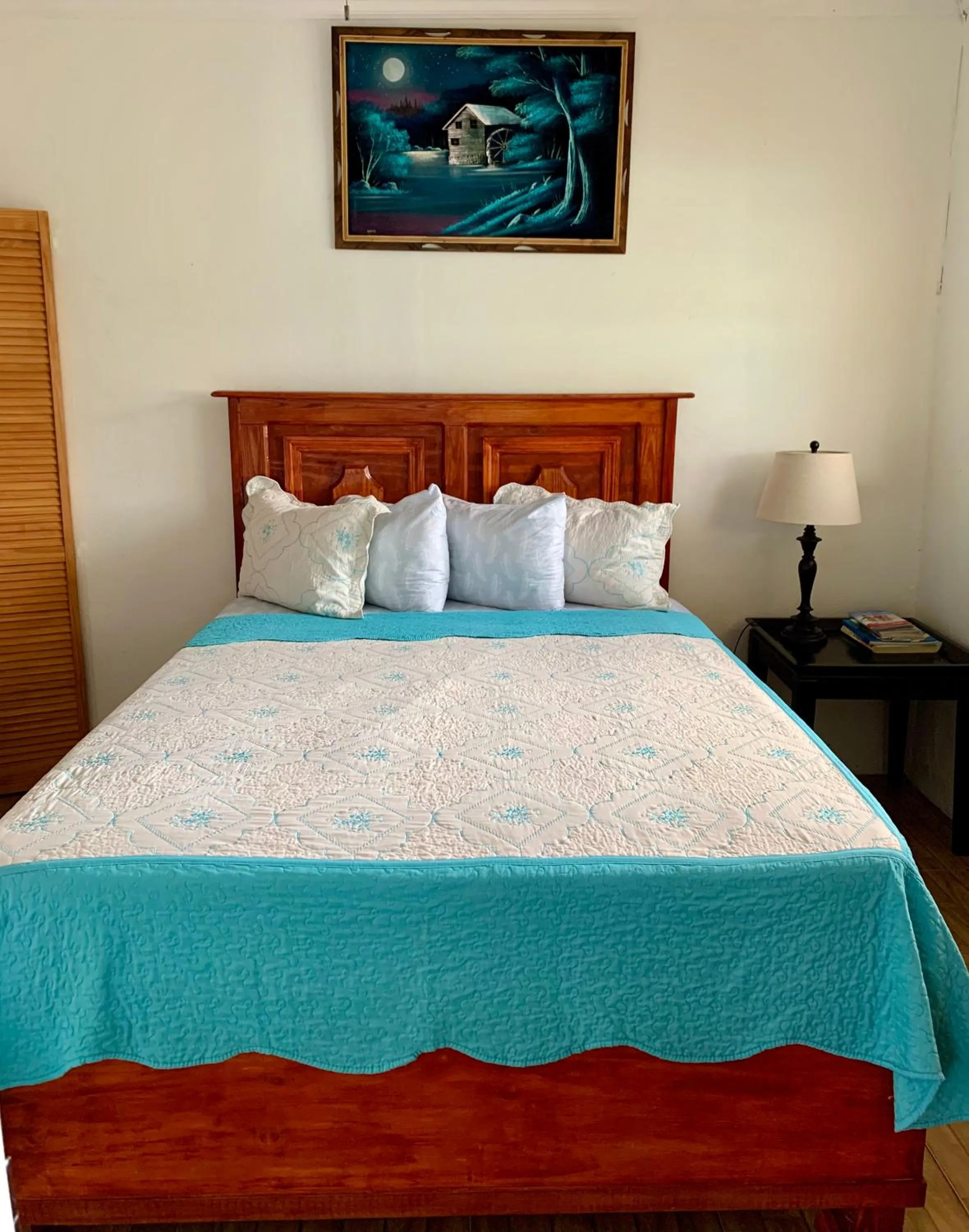 Bed in Dawson’s Hideaway