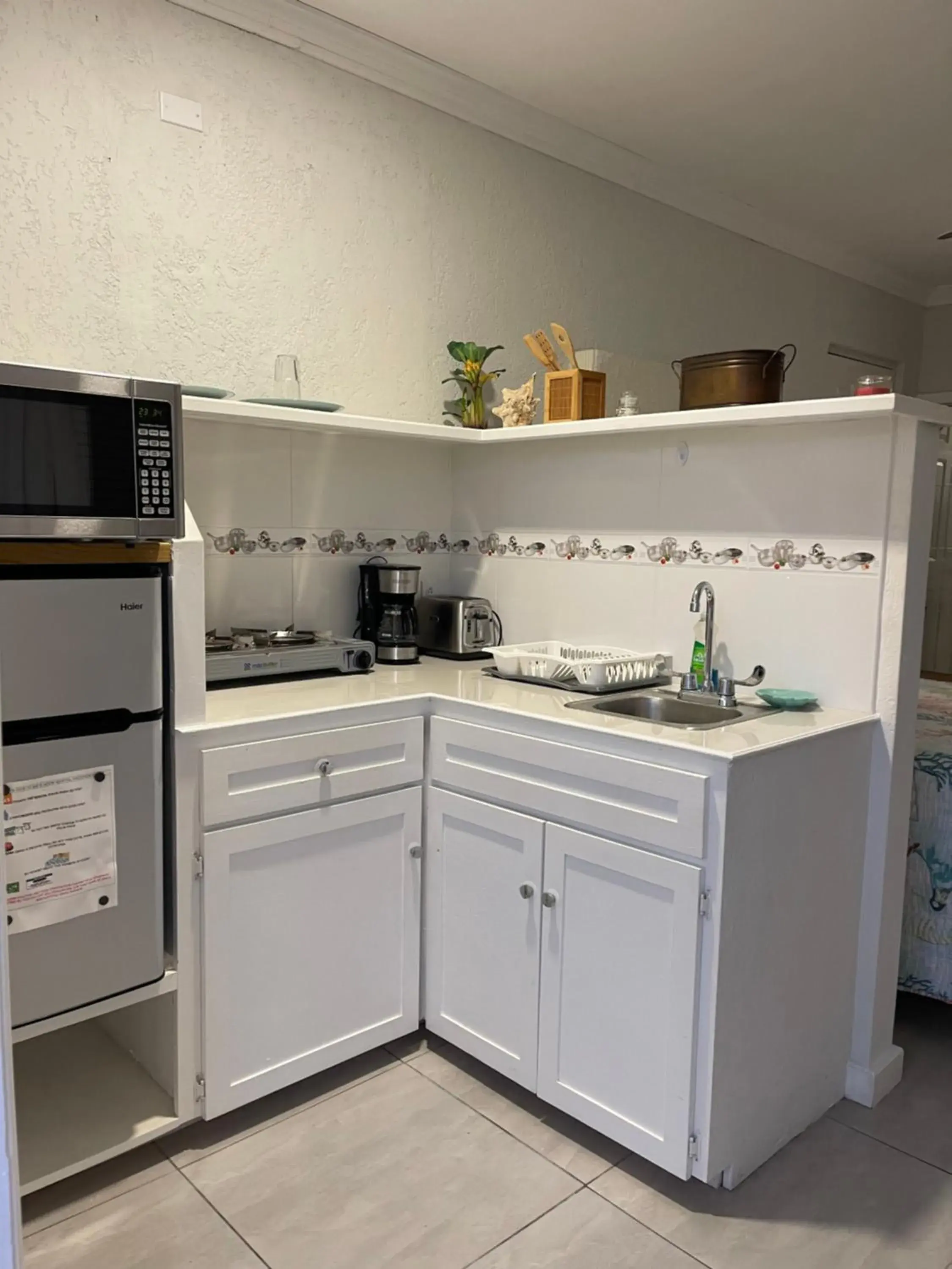 Queen Studio in Dawson’s Hideaway Queen Studio in Dawson’s Hideaway