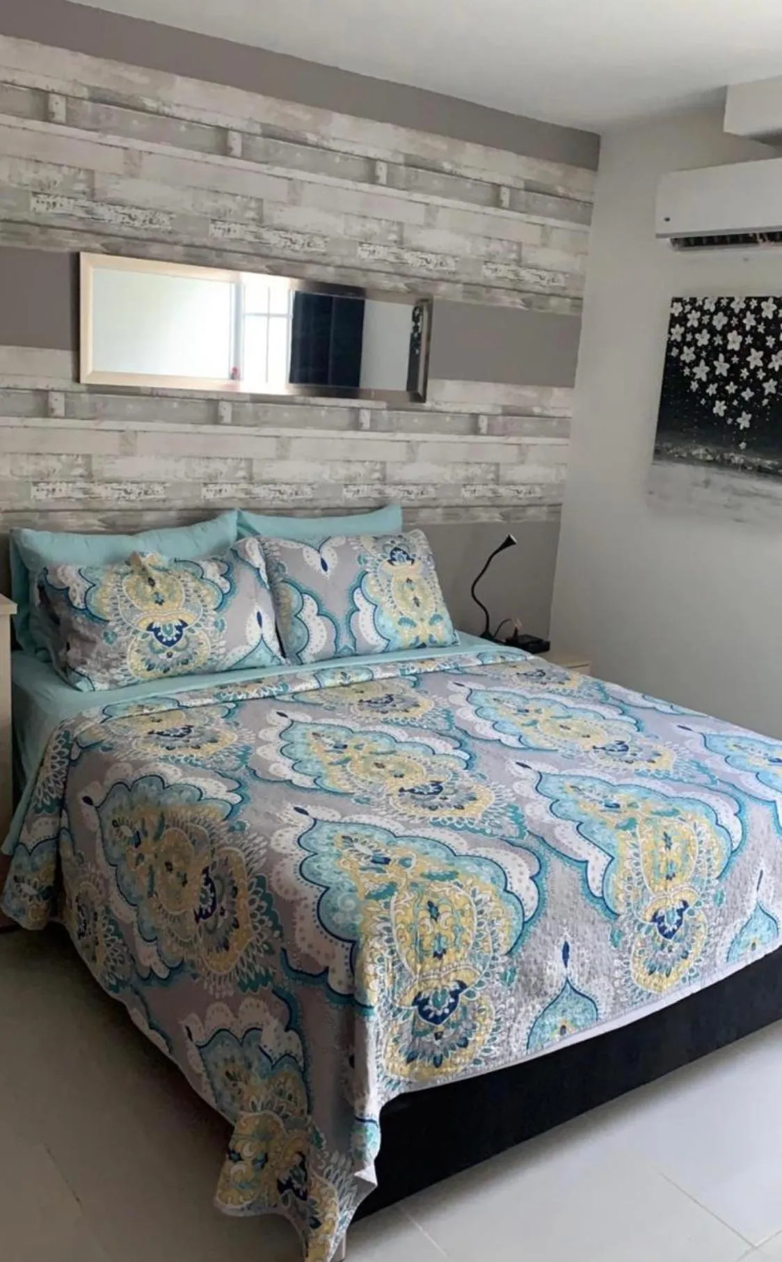 ADYAM B & B