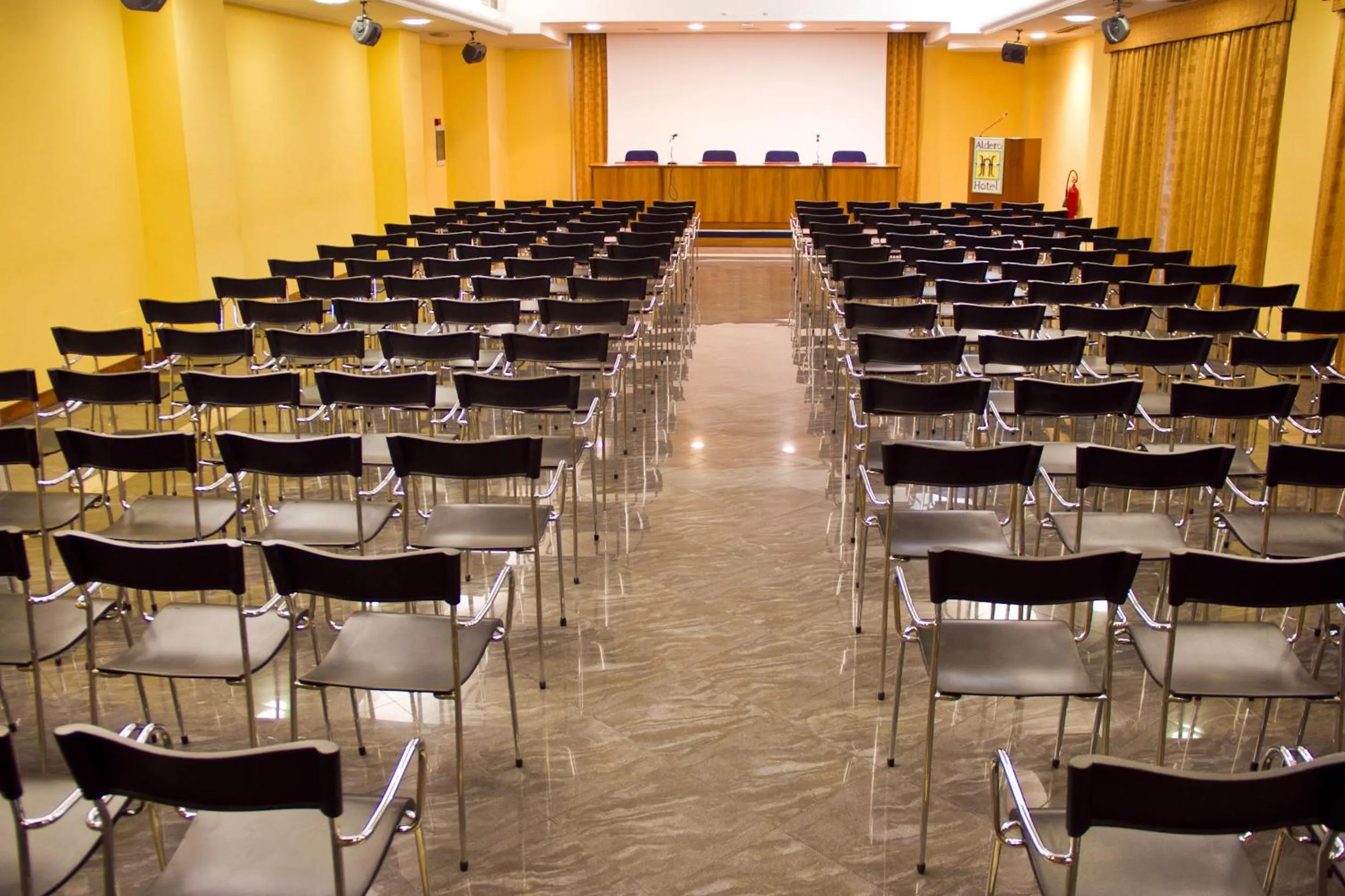 Meeting/conference room in Aldero Hotel