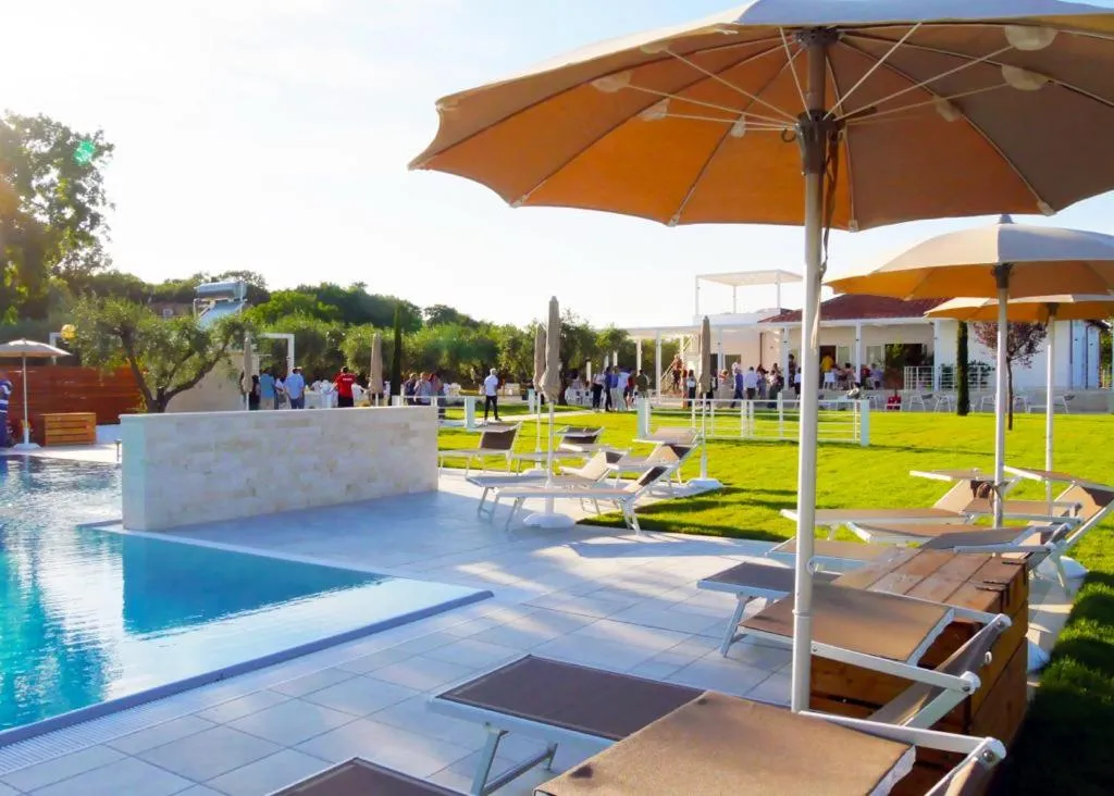 Swimming pool in Aldero Hotel
