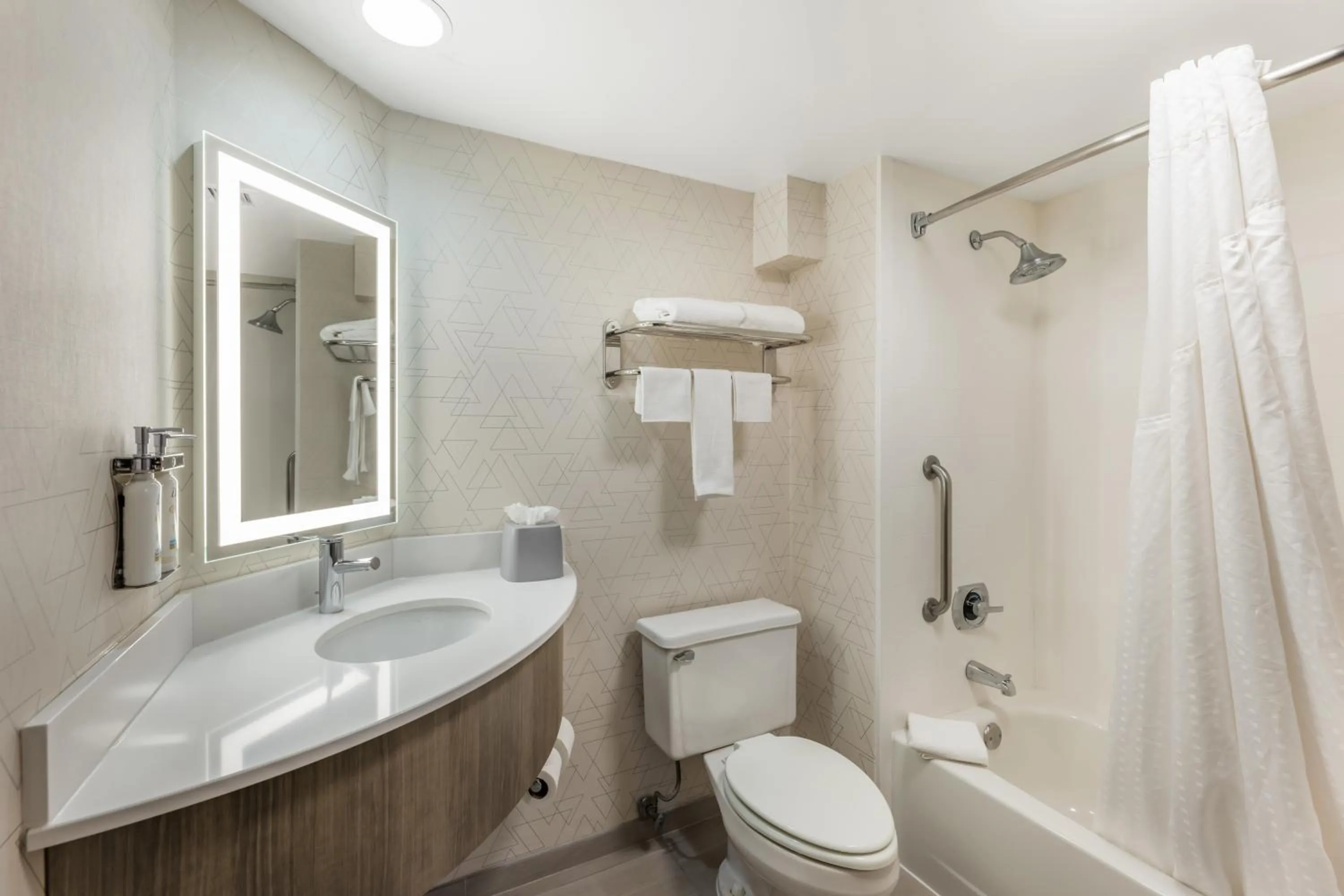 Bathroom in Holiday Inn Express Crestwood by IHG