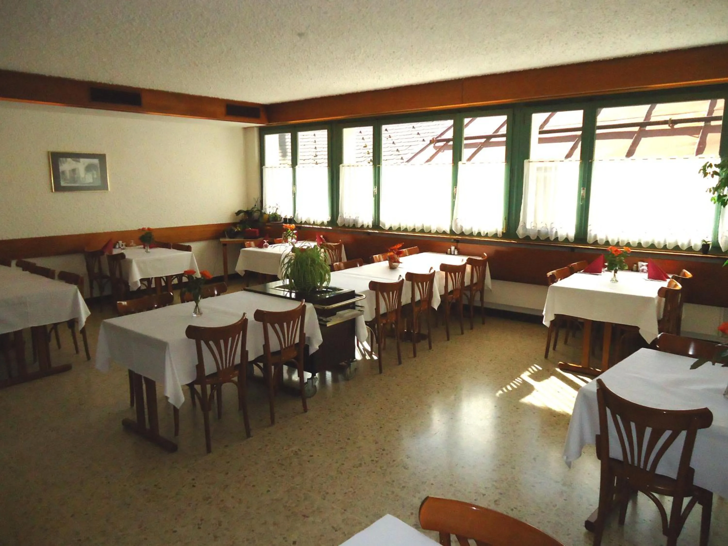 Restaurant/places to eat in Hotel de l'Union