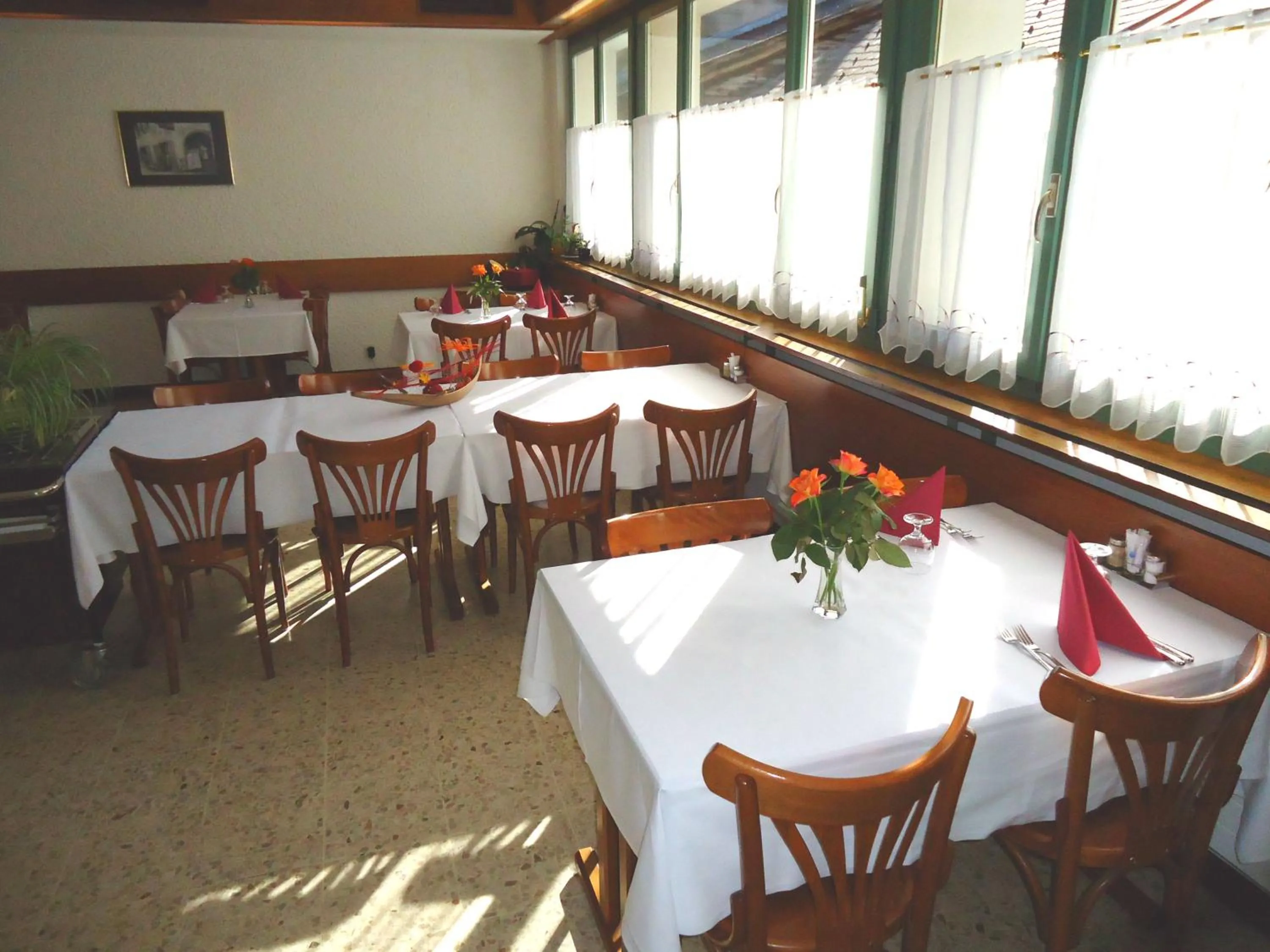 Restaurant/places to eat in Hotel de l'Union