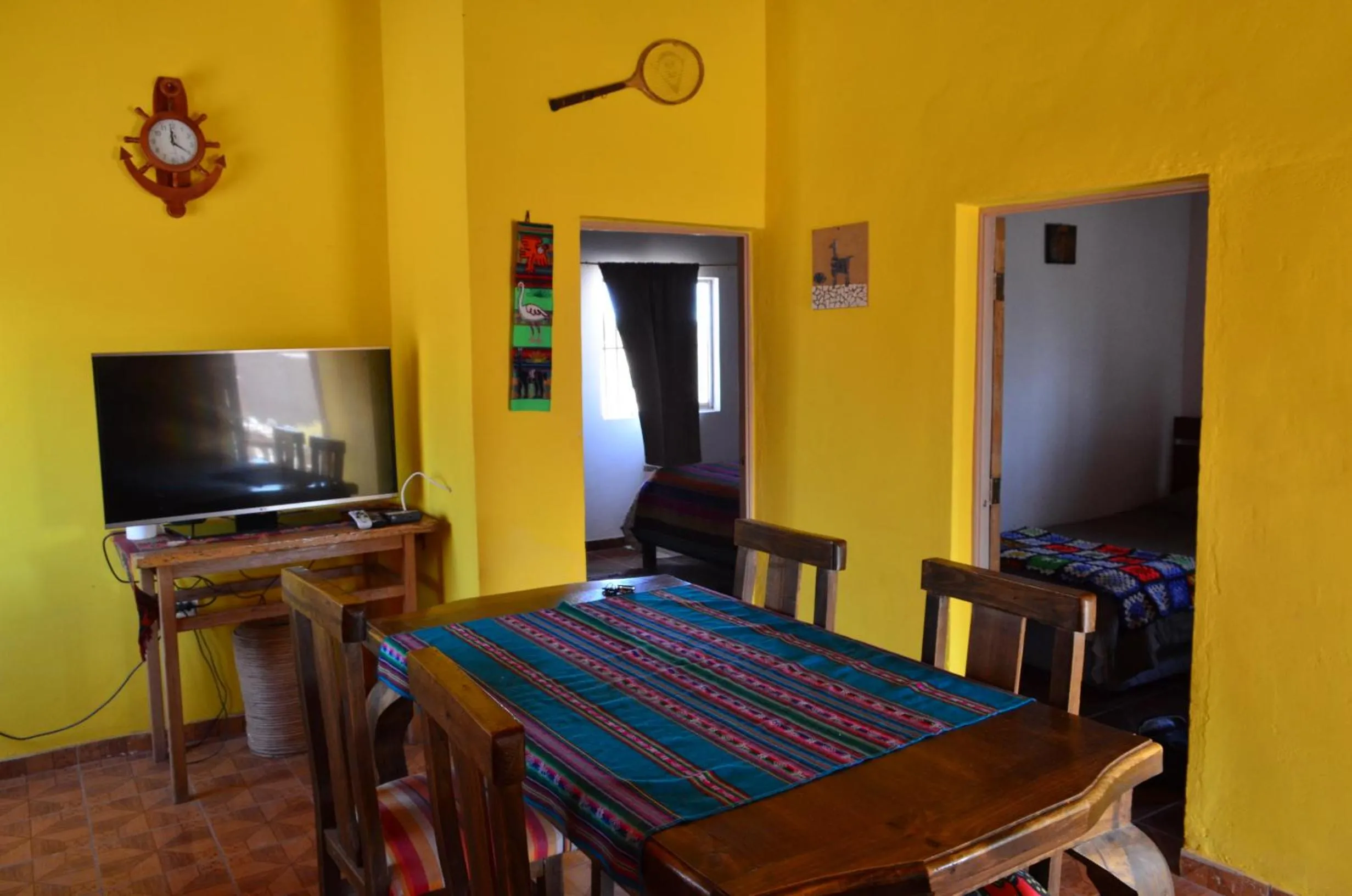 Communal lounge/ TV room in Cabaña Laynaturi