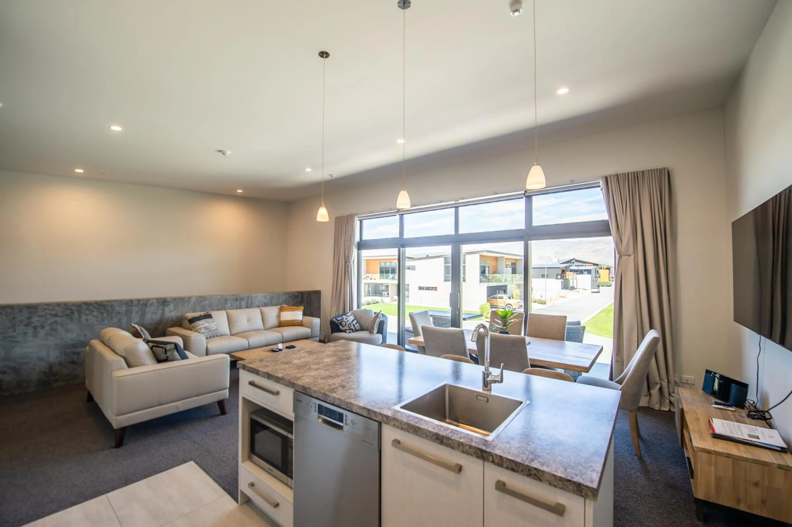 TV and multimedia in Central Park Apartments