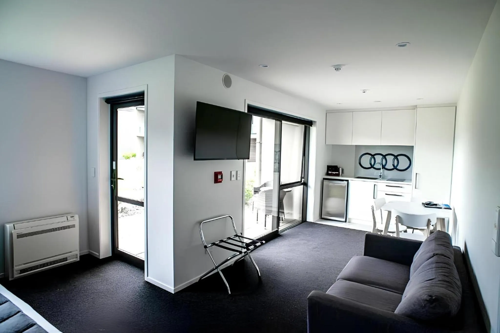 TV and multimedia in Central Park Apartments