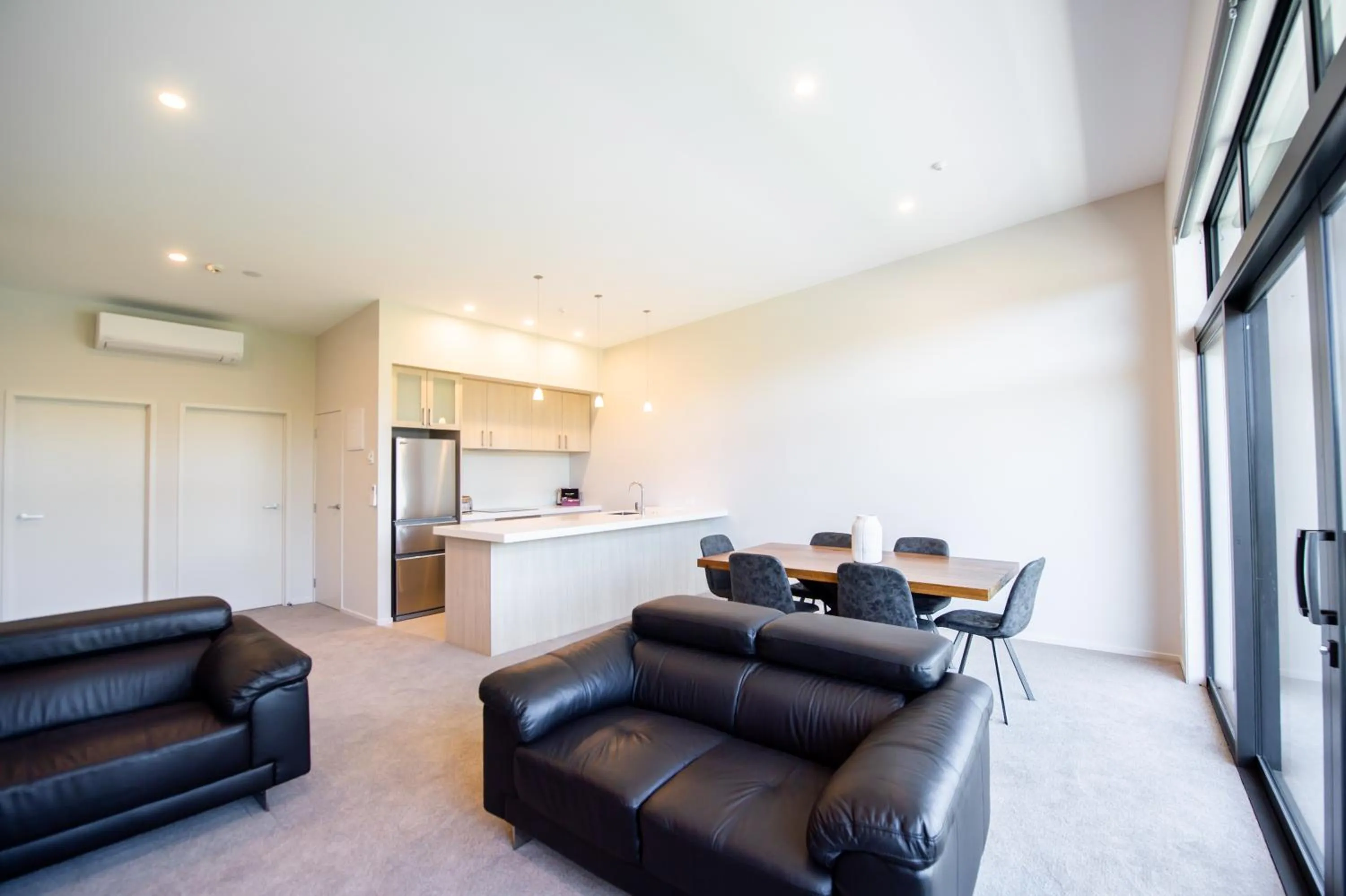Dining area in Central Park Apartments