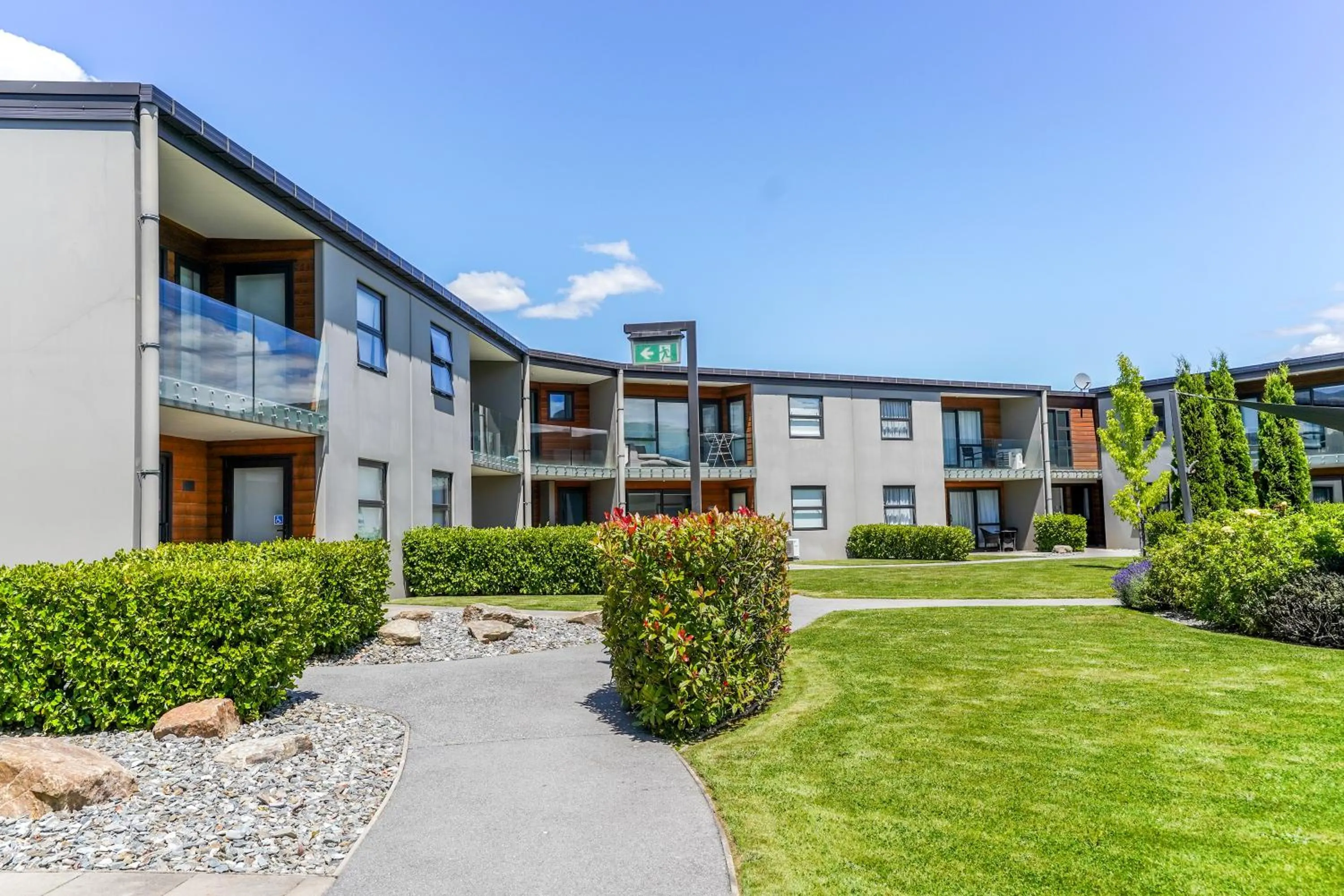Inner courtyard view in Central Park Apartments