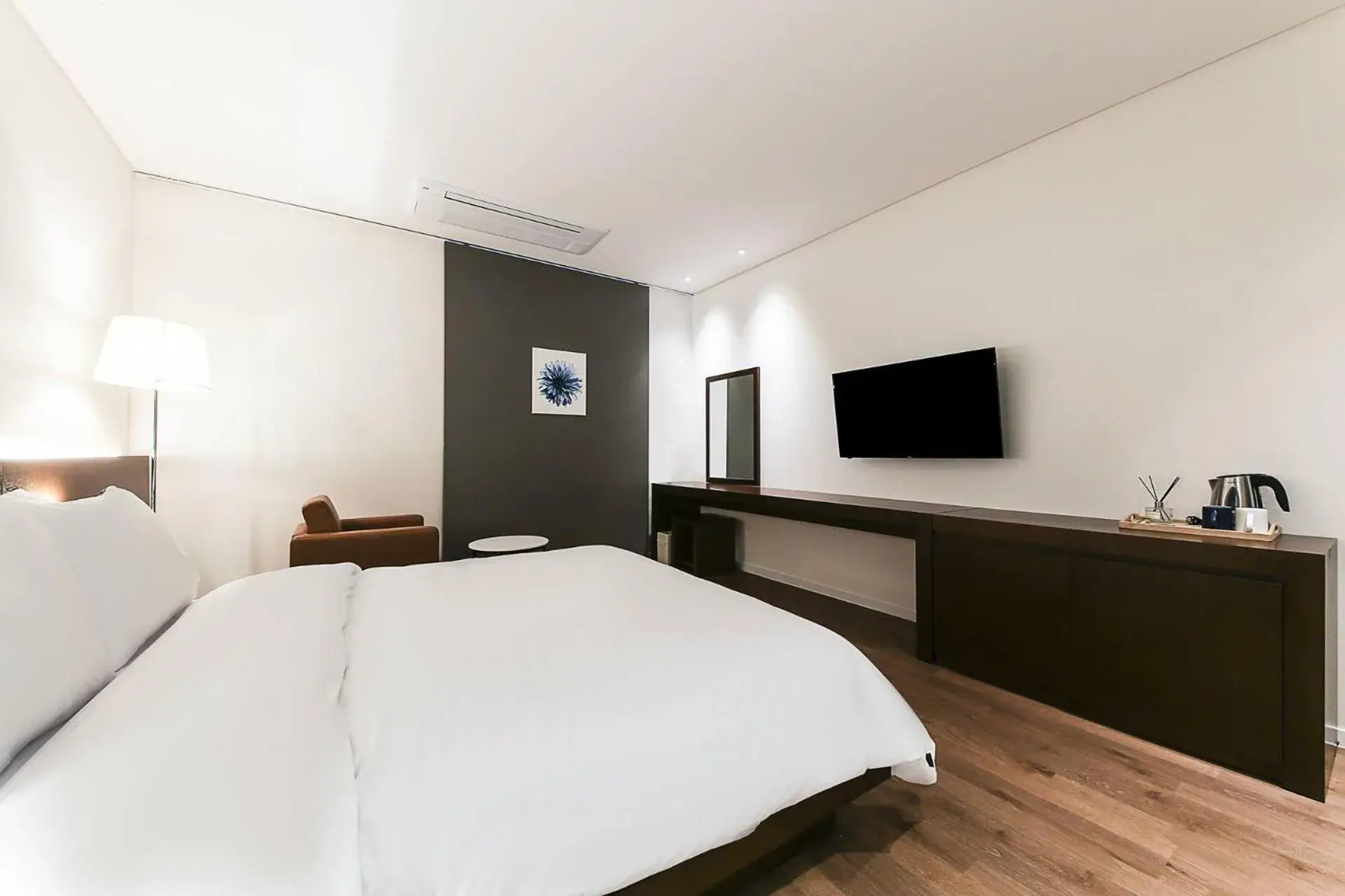 Bed in Golden River Hotel Bed in Golden River Hotel