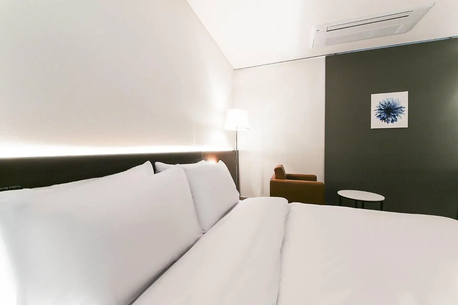 Bed in Golden River Hotel Bed in Golden River Hotel