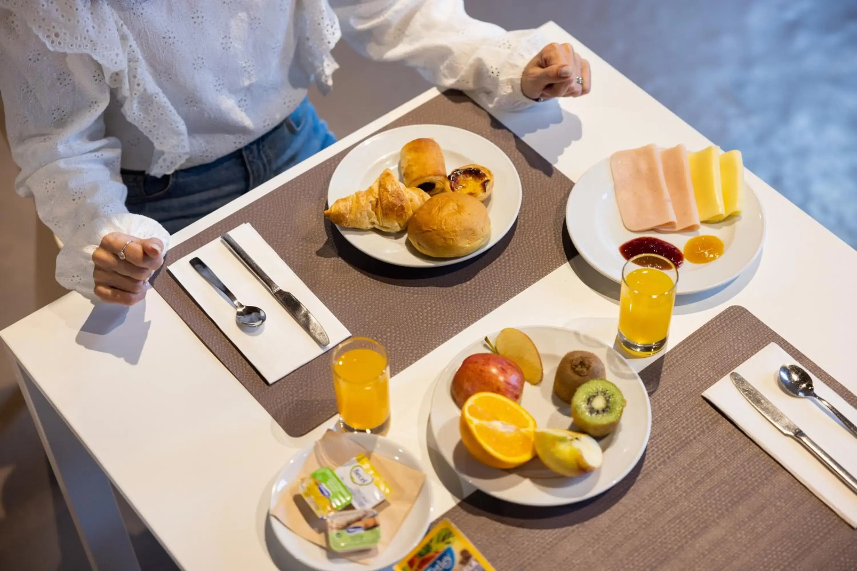 Breakfast in Basic Braga by Axis Breakfast in Basic Braga by Axis