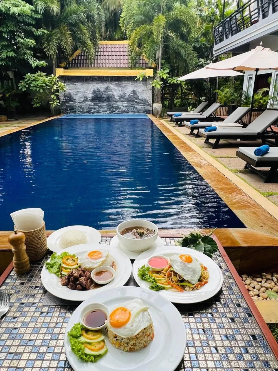 Food and drinks in The Local Time Village