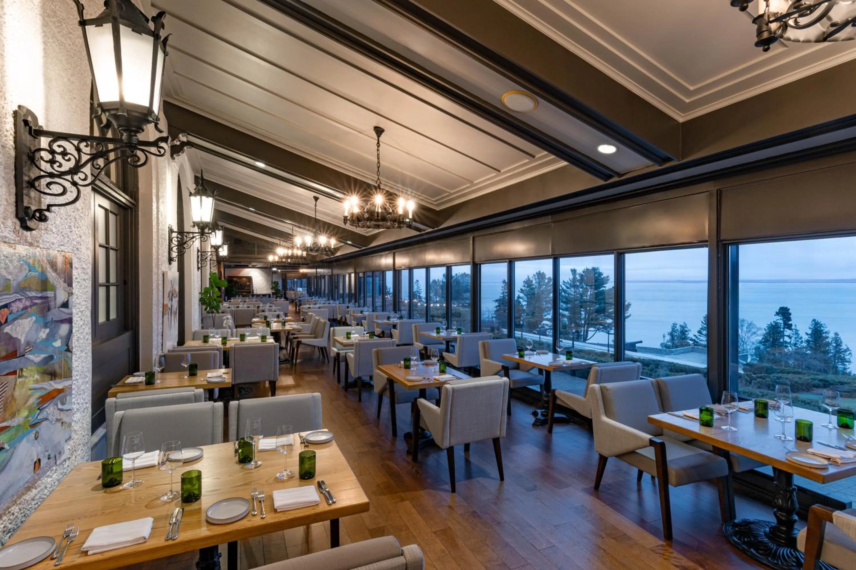 Restaurant/places to eat in Fairmont Le Manoir Richelieu