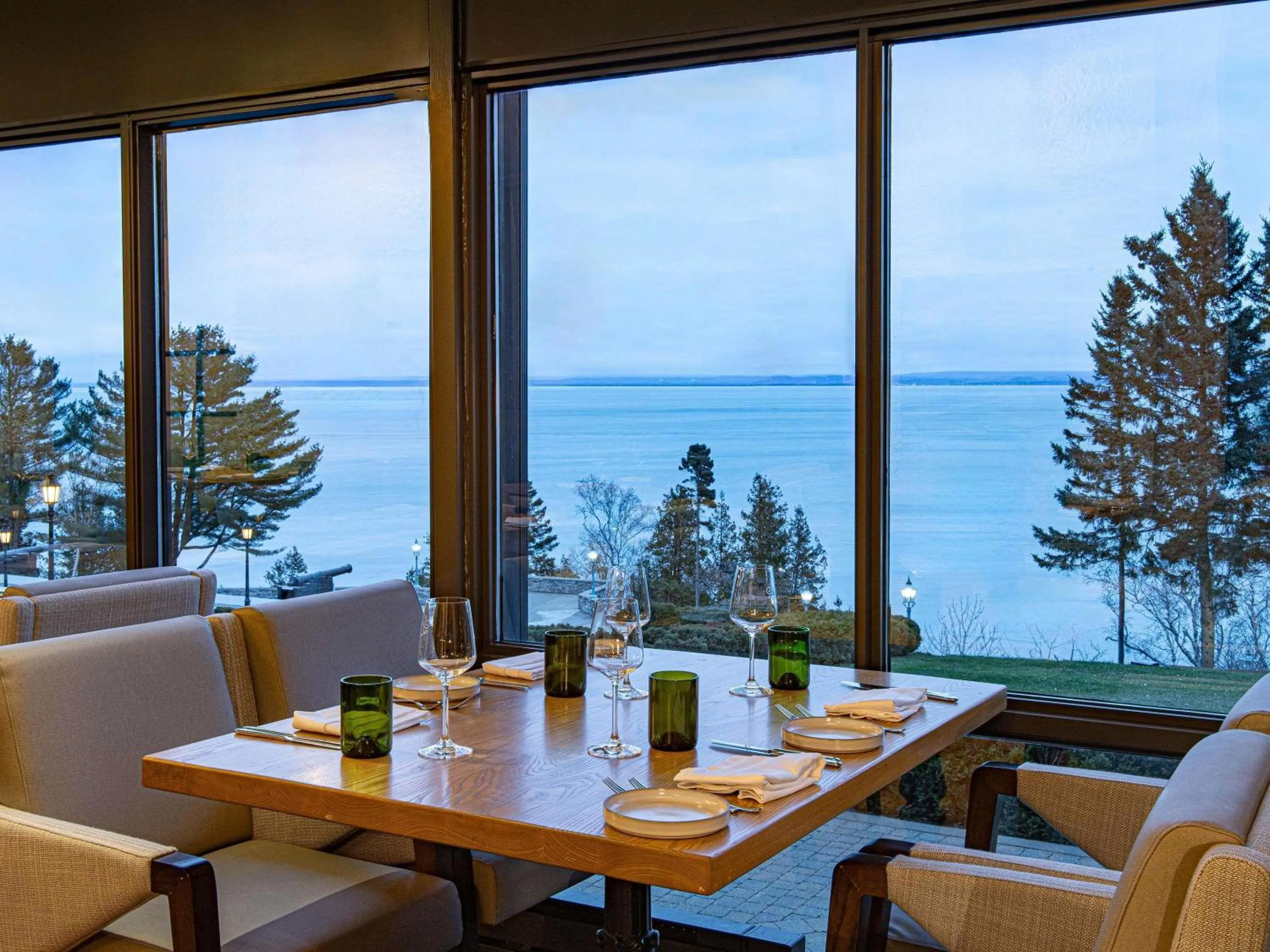 Restaurant/places to eat in Fairmont Le Manoir Richelieu