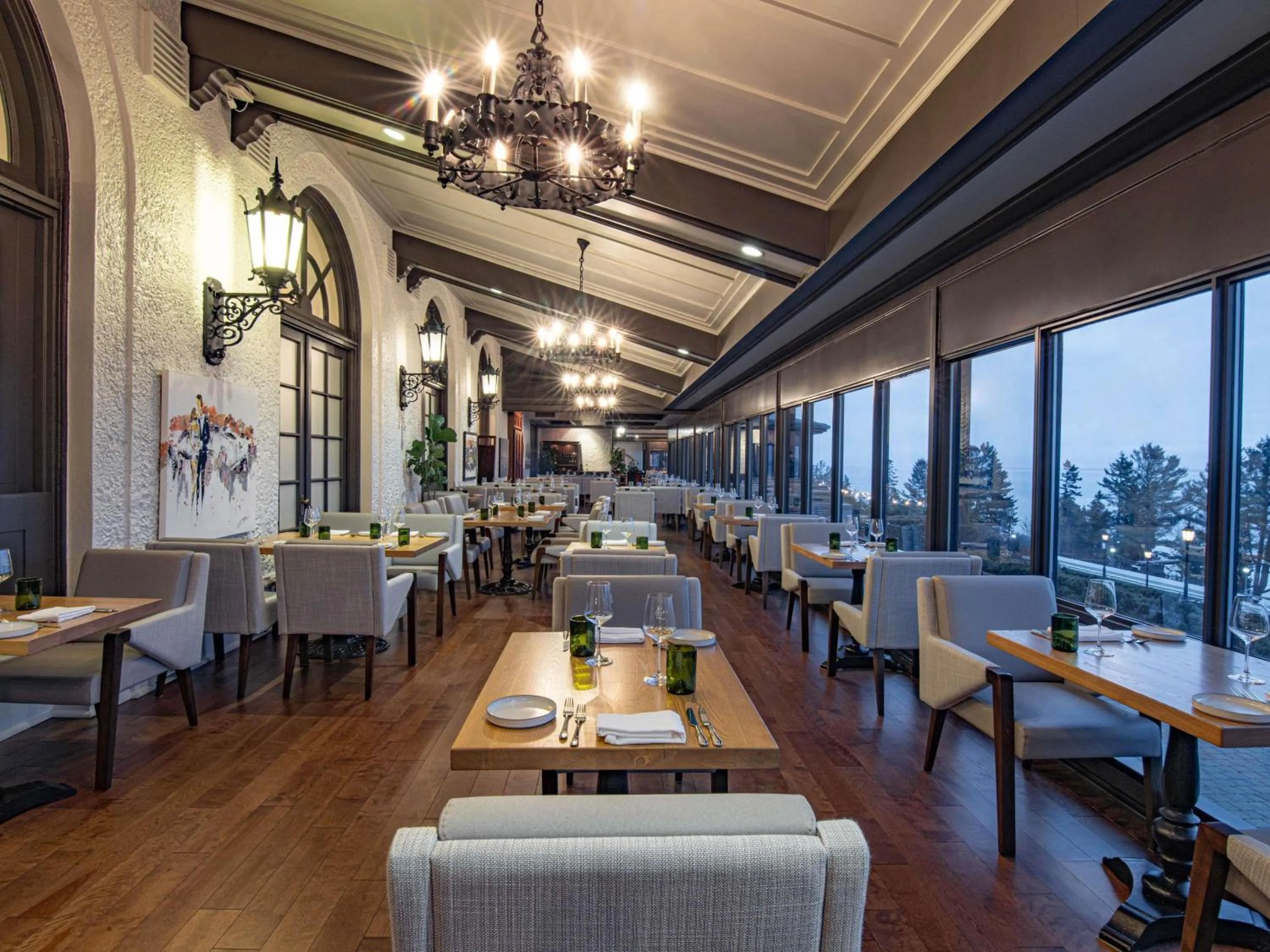 Restaurant/places to eat in Fairmont Le Manoir Richelieu