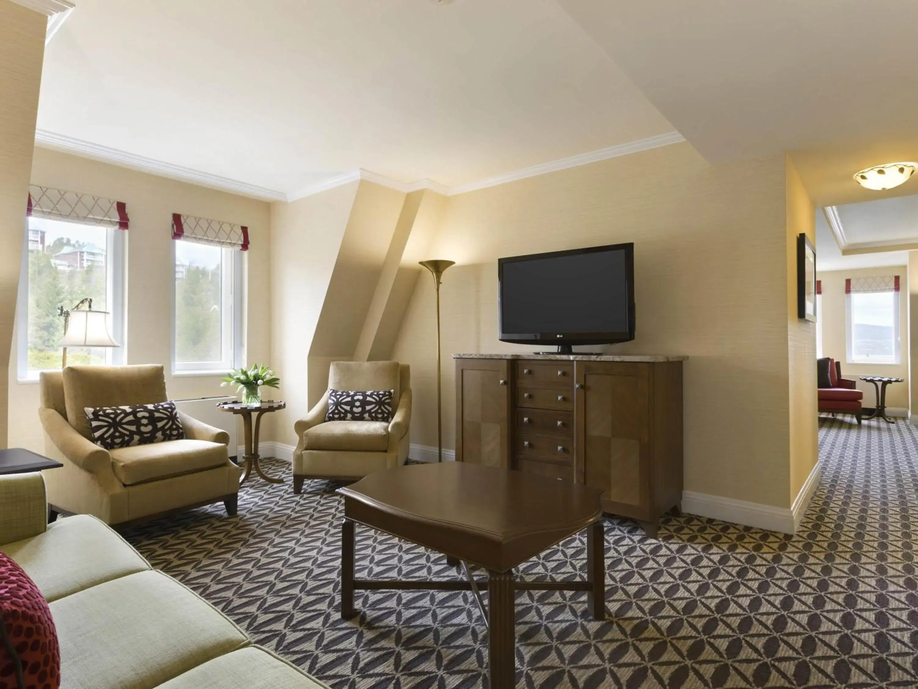 King Suite - Non-Smoking in Fairmont Le Manoir Richelieu King Suite - Non-Smoking in Fairmont Le Manoir Richelieu