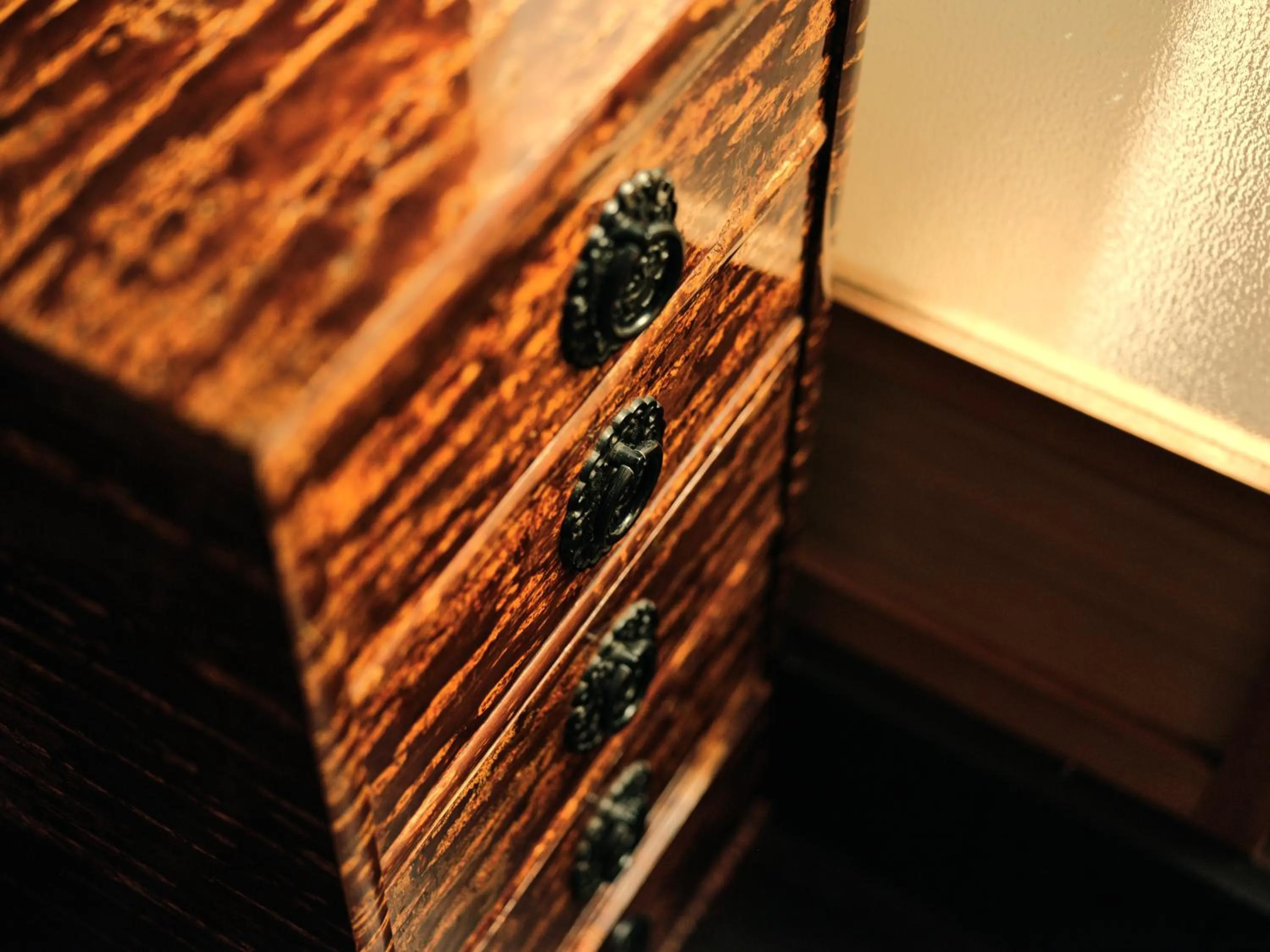 Decorative detail in Tsumugi Matsubara Sakaimachi