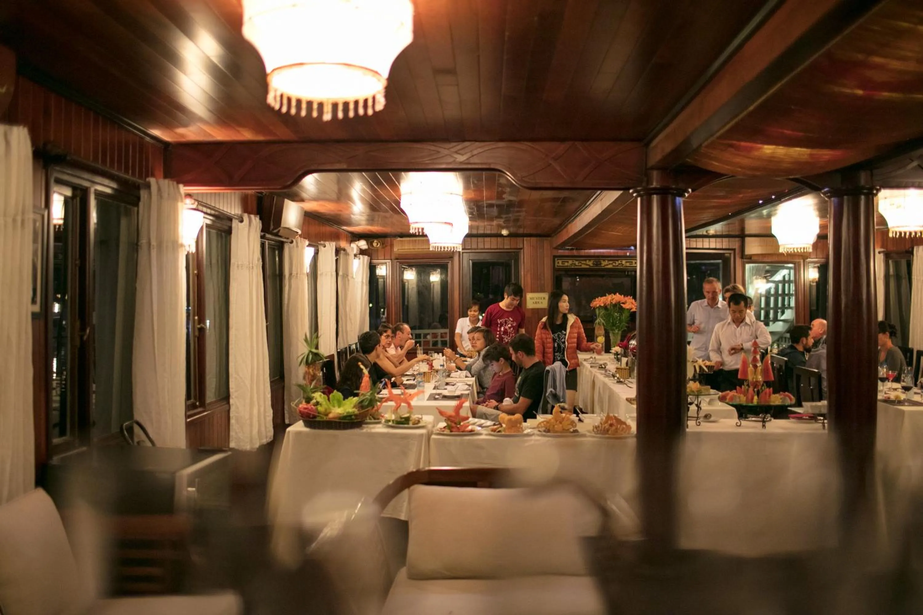 Restaurant/places to eat in Garden Legend Cruise