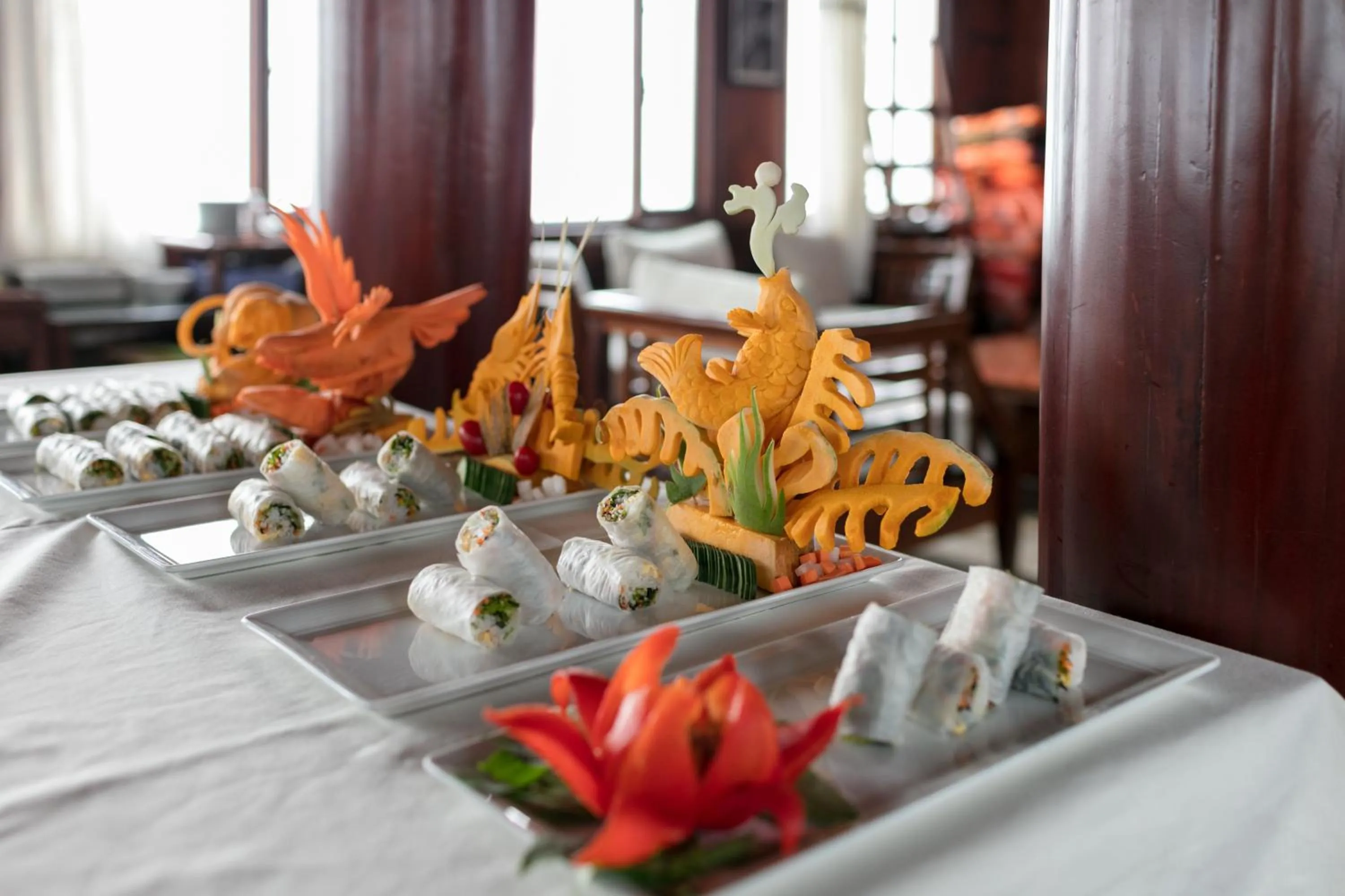 Restaurant/places to eat in Garden Legend Cruise