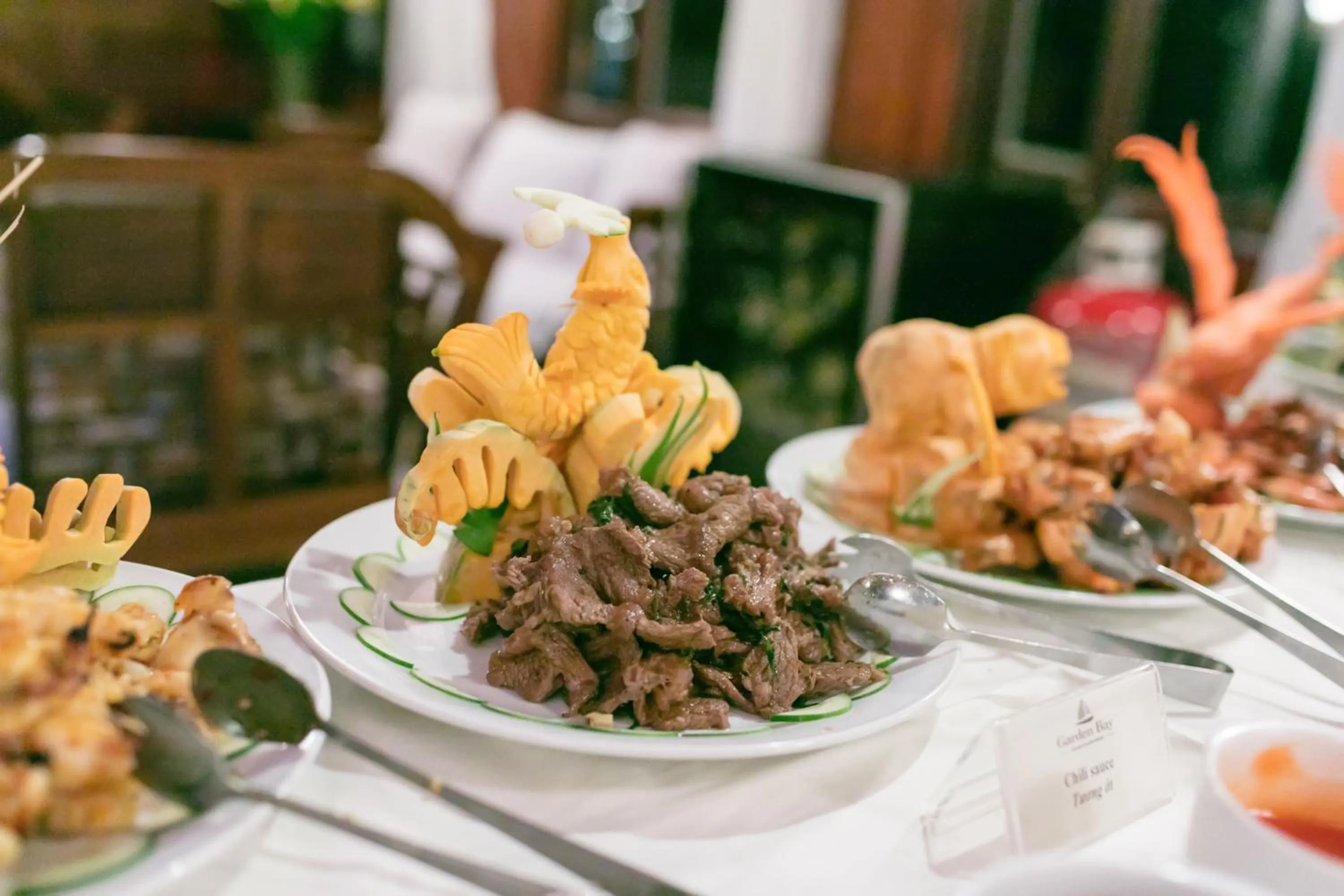 Restaurant/places to eat in Garden Legend Cruise