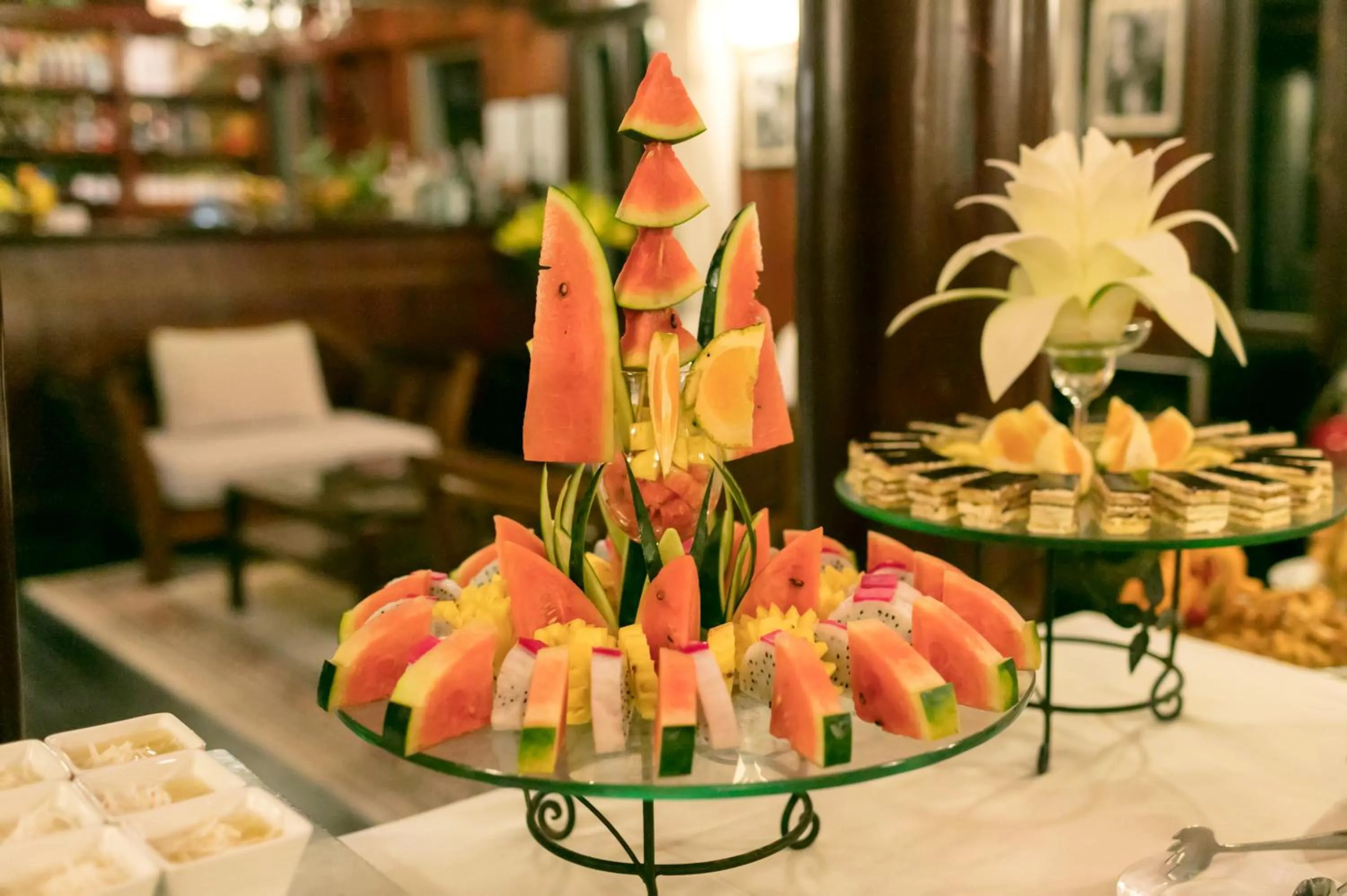 Restaurant/places to eat in Garden Legend Cruise