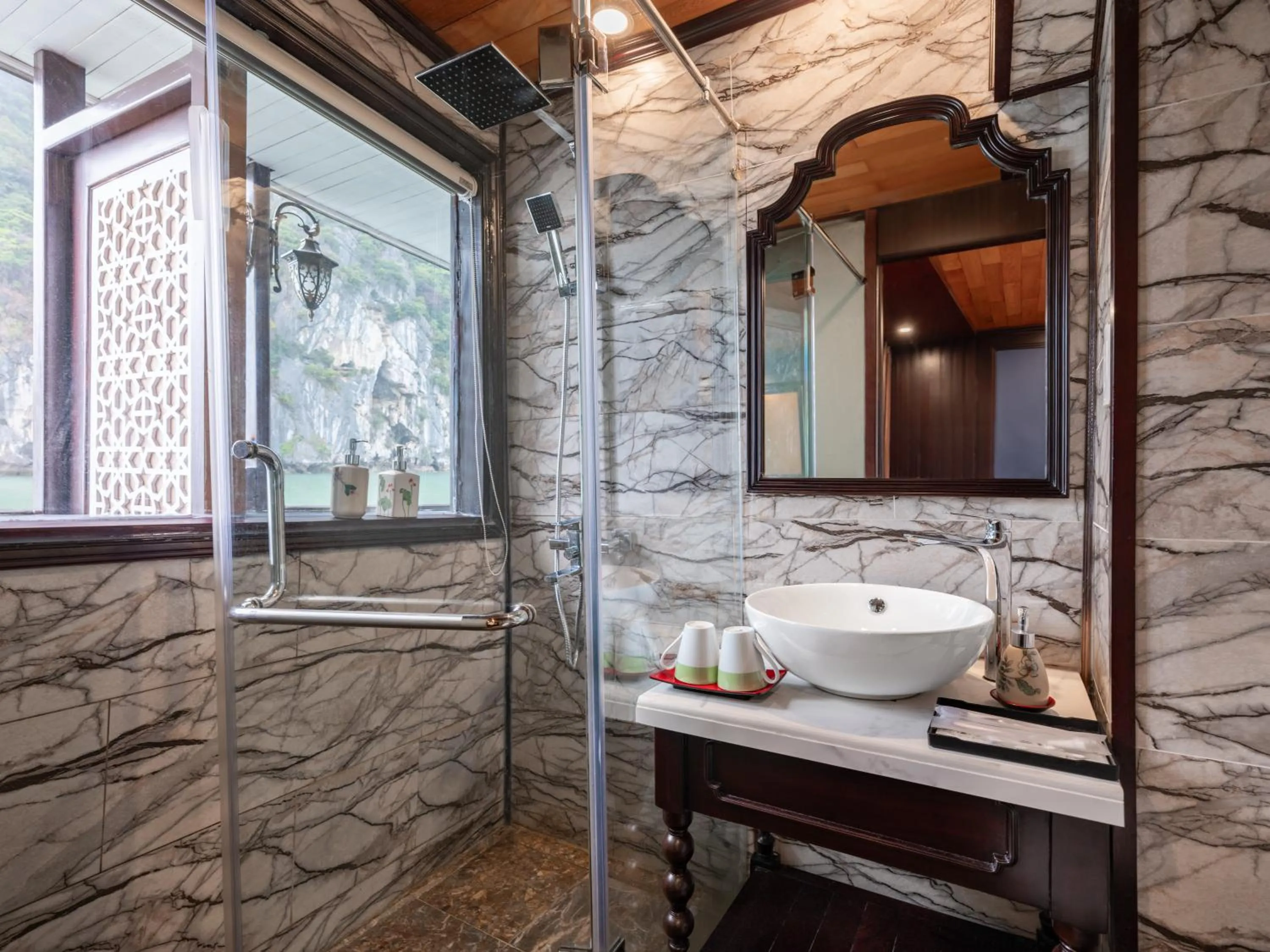 Shower in Garden Legend Cruise