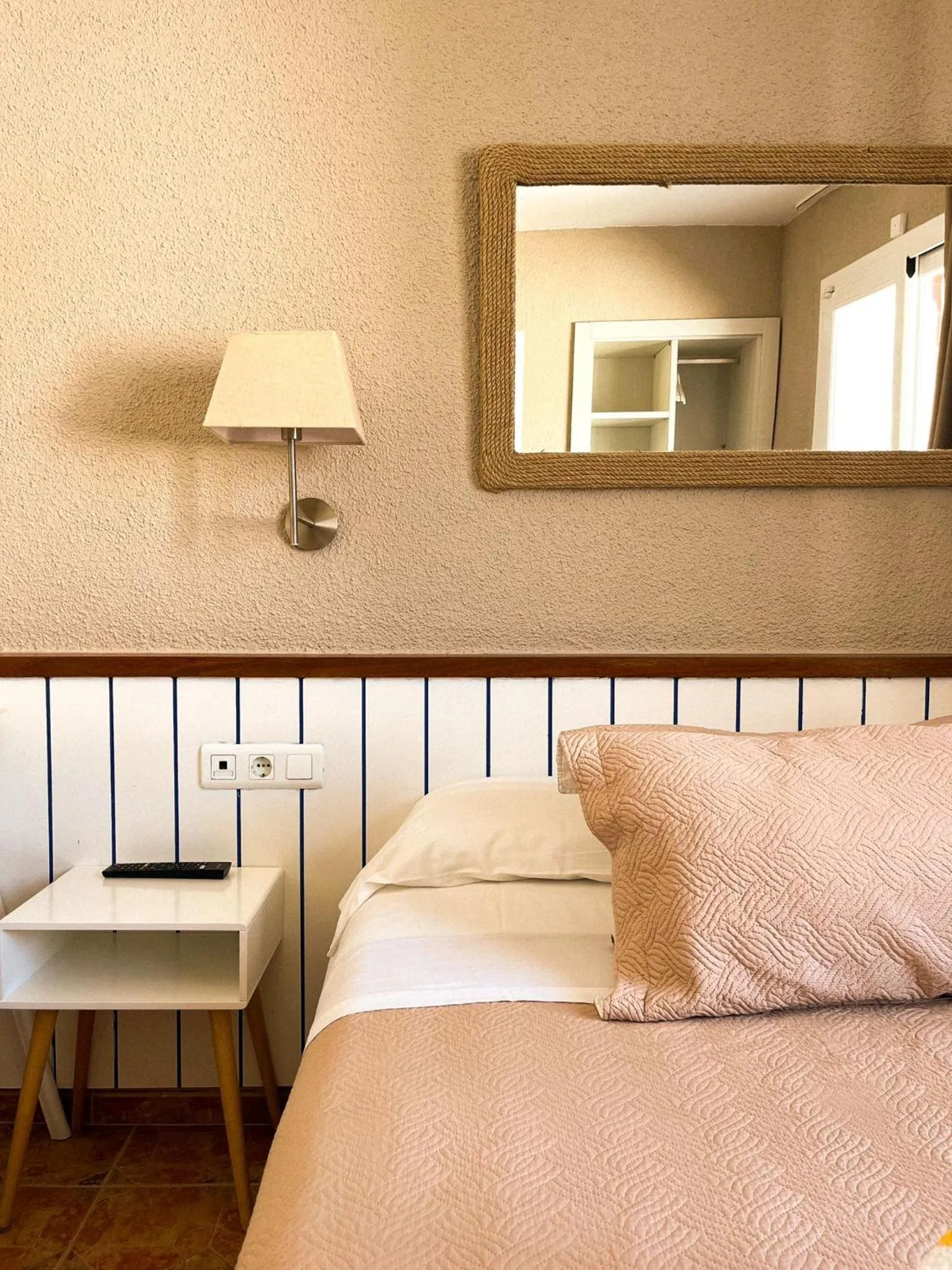 Photo of the whole room, Bed in La Fonda