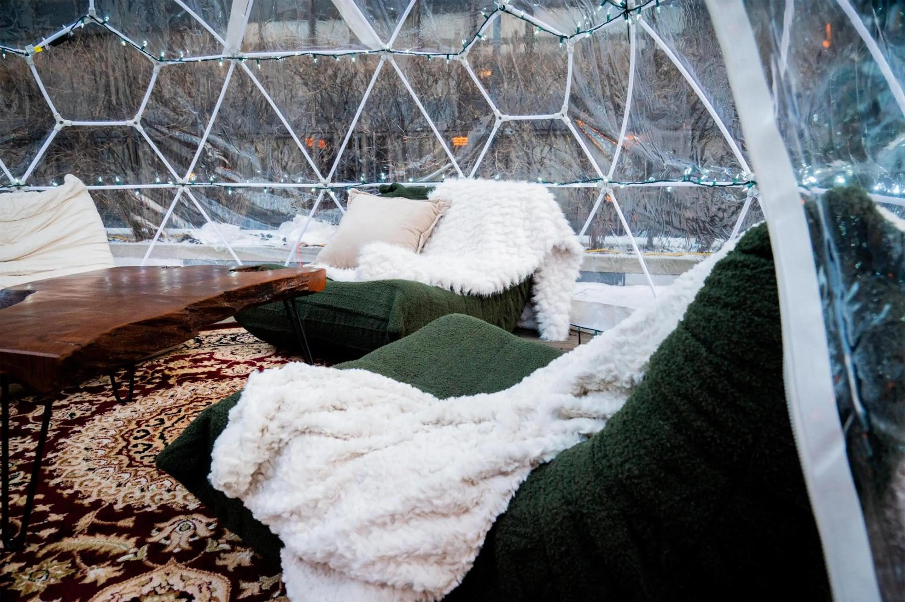 Property building in DoubleTree by Hilton Chicago Magnificent Mile