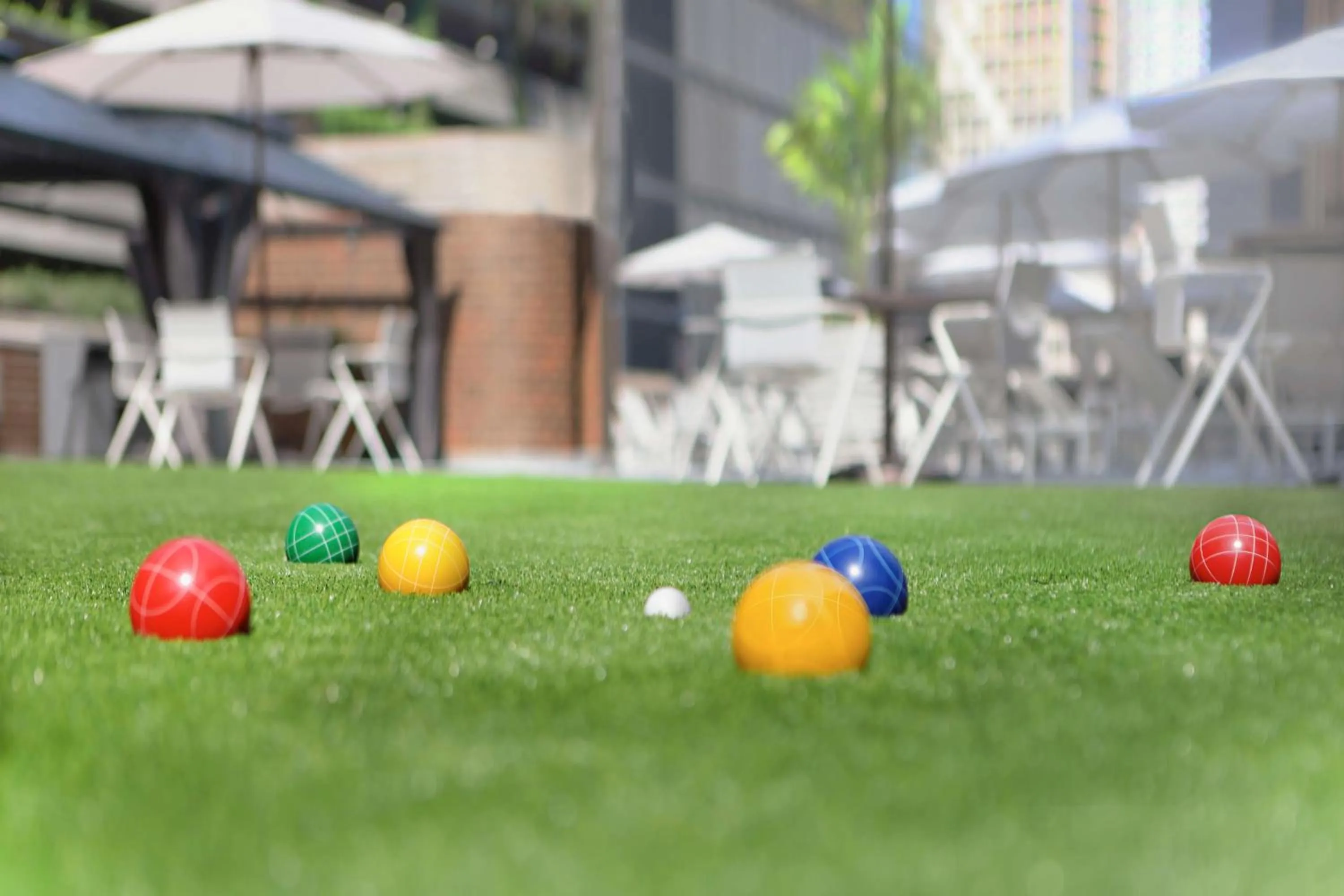 Swimming pool in DoubleTree by Hilton Chicago Magnificent Mile