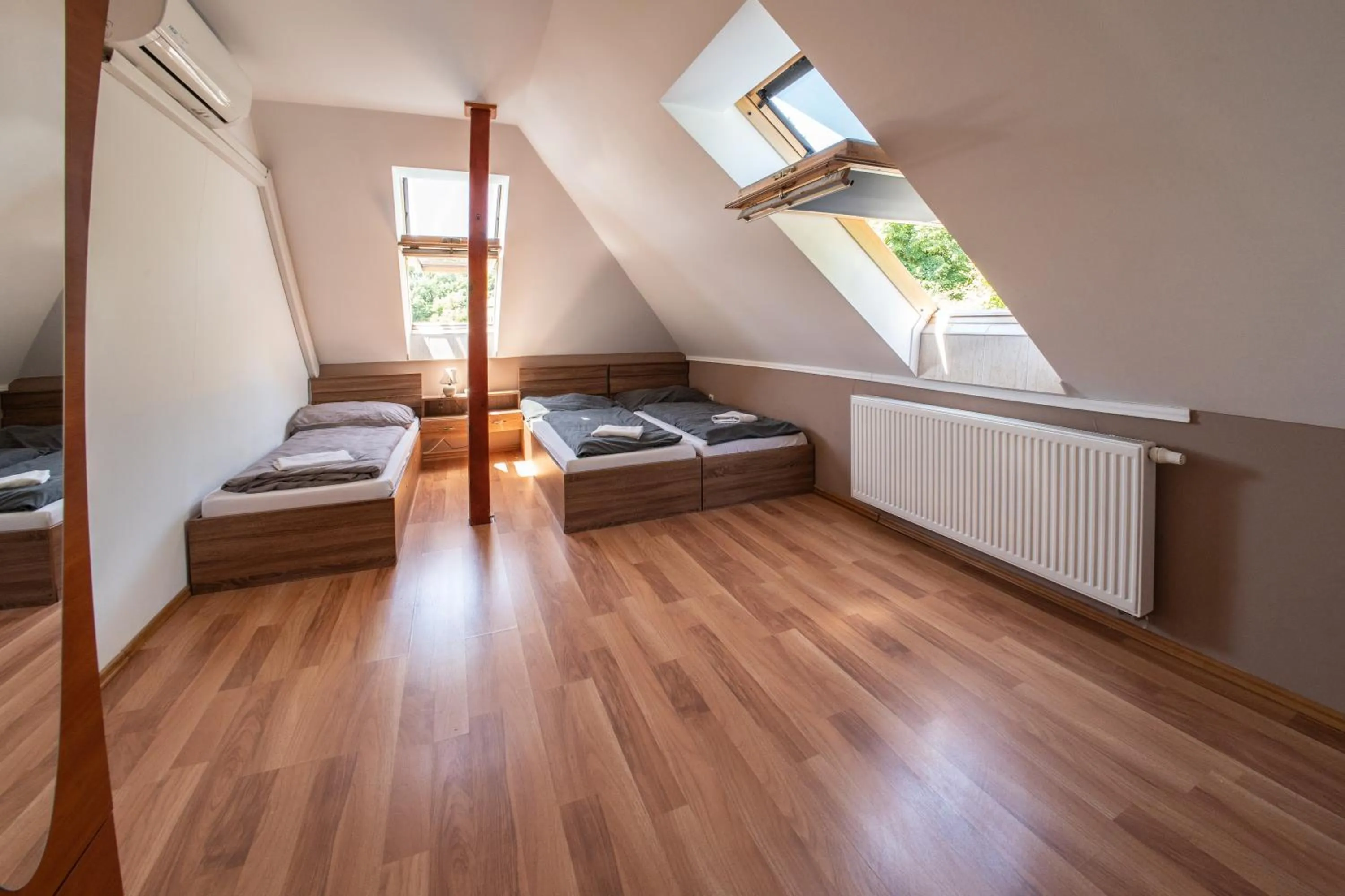 Photo of the whole room, Bed in Villamerica