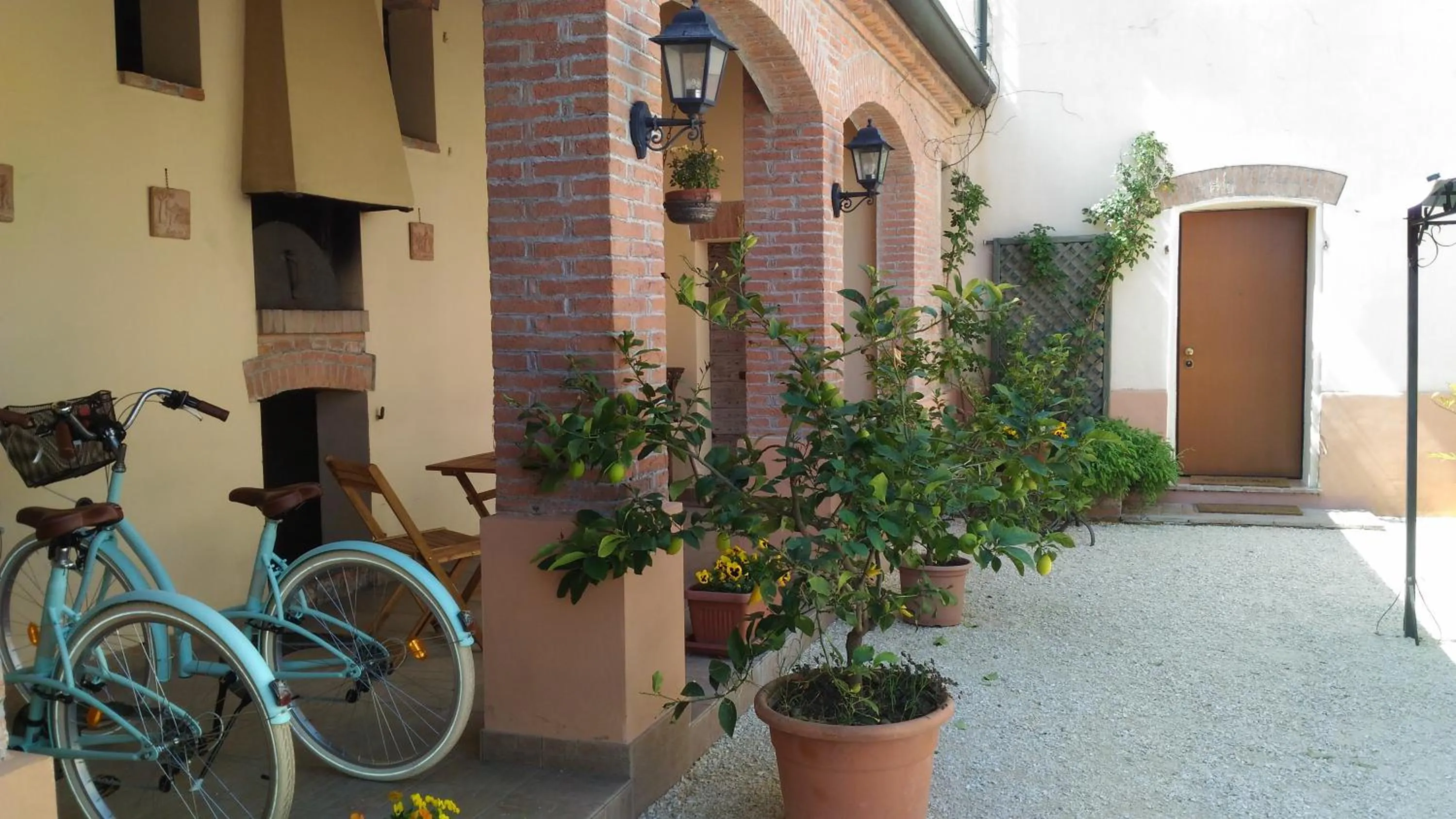 Patio in B&B Casa Manuela