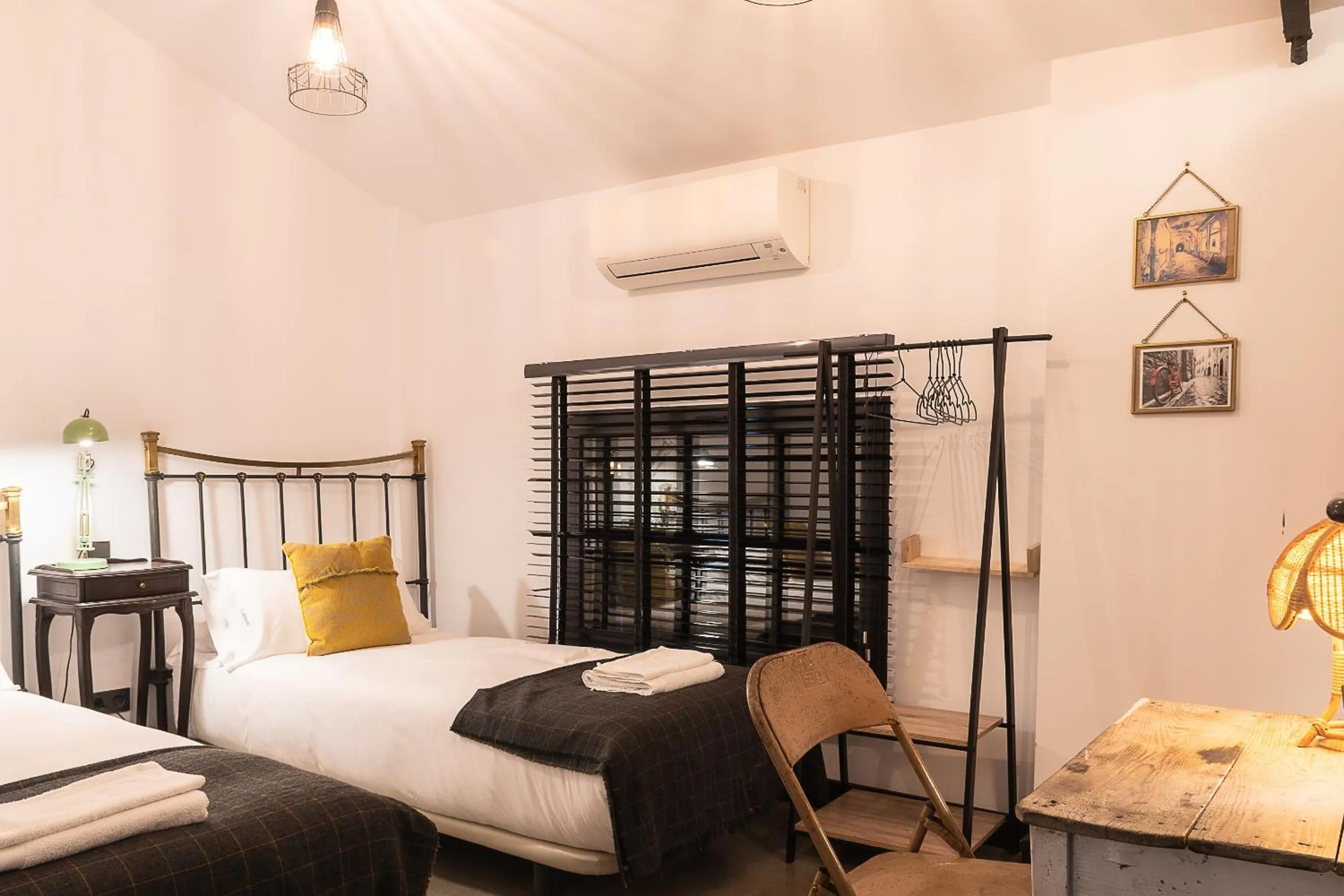 Bedroom, Bed in LaNave