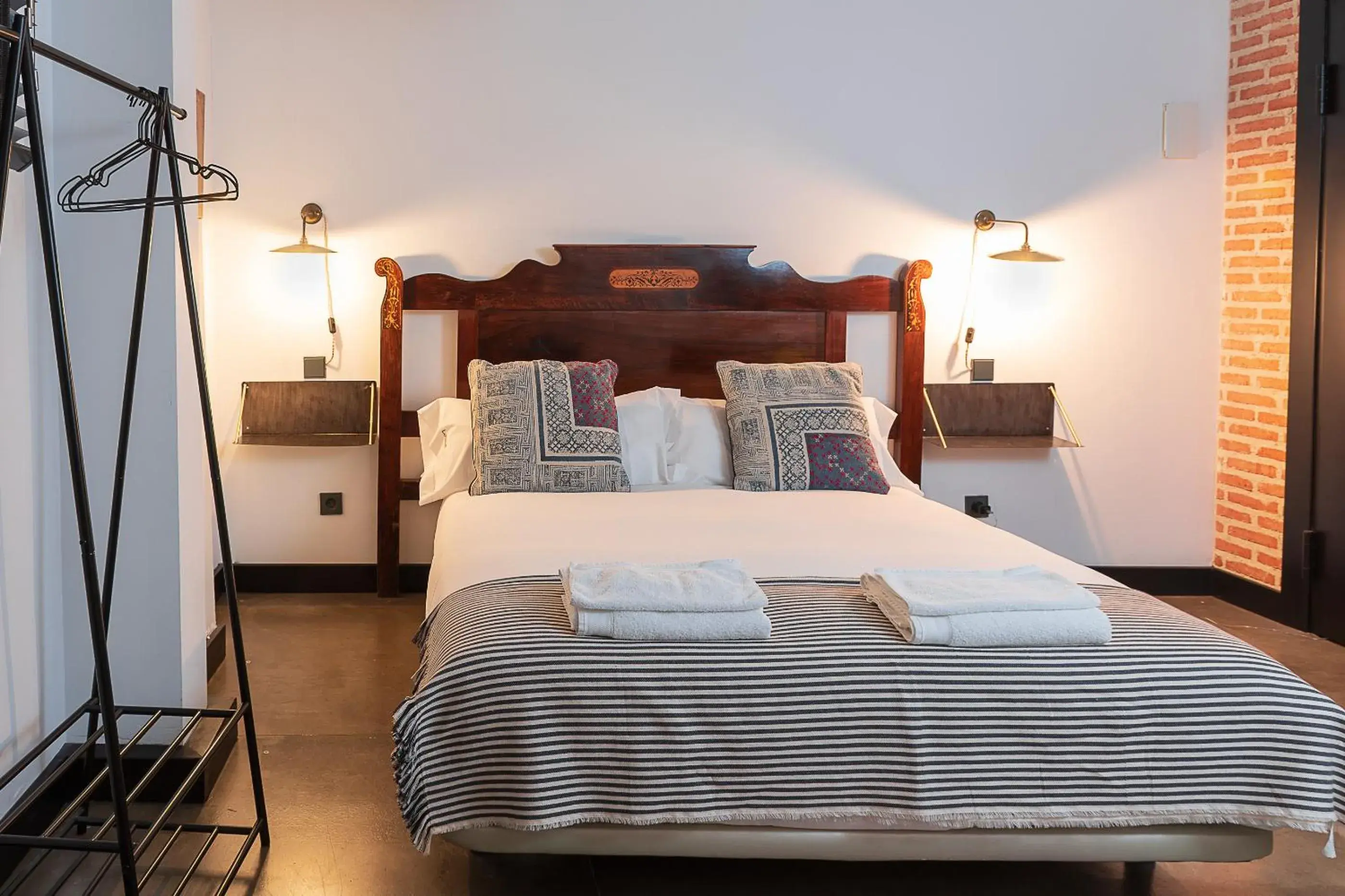 Double Room with Private Bathroom in LaNave Double Room with Private Bathroom in LaNave