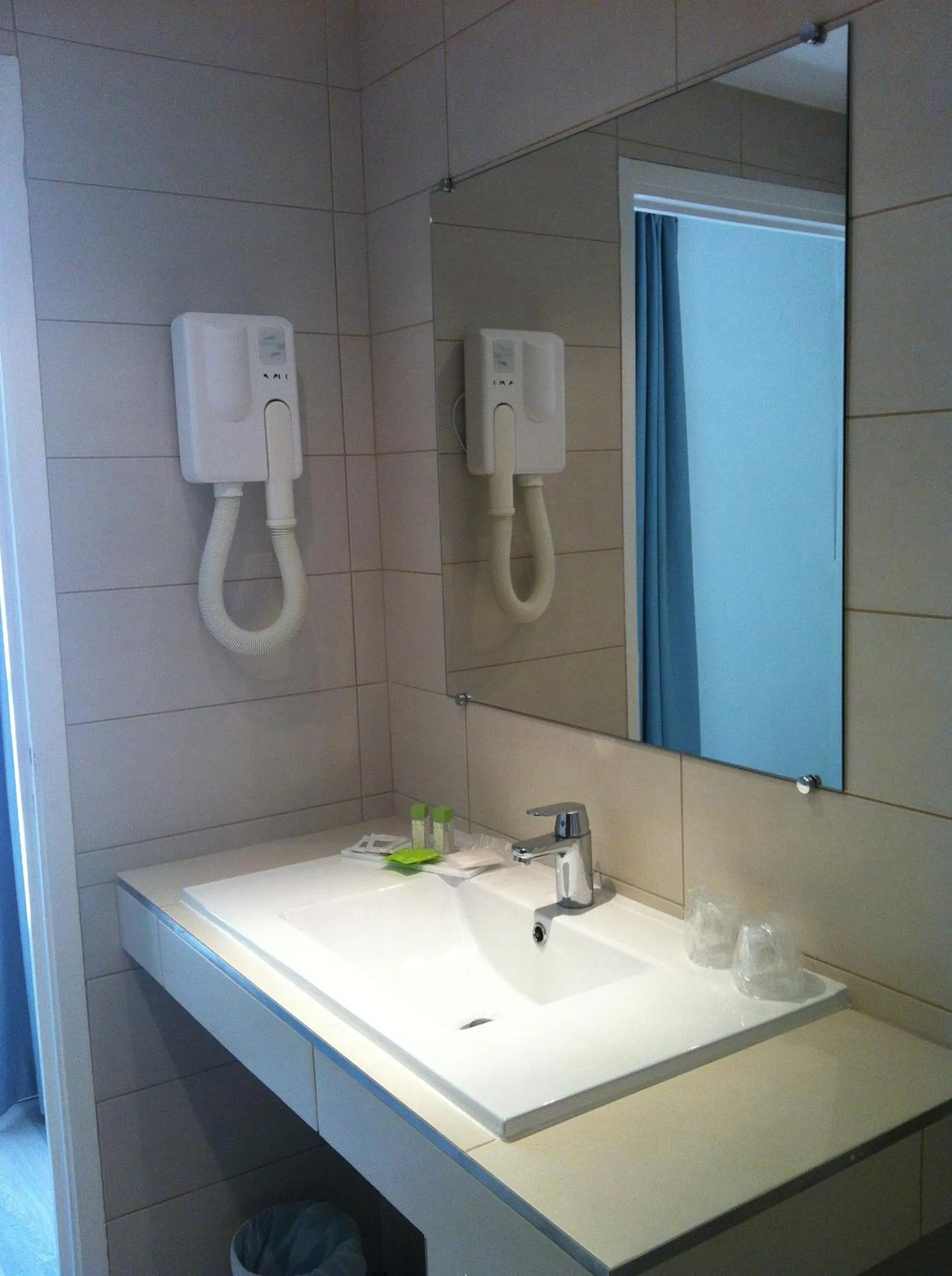 Bathroom in Hôtel Le Compostelle