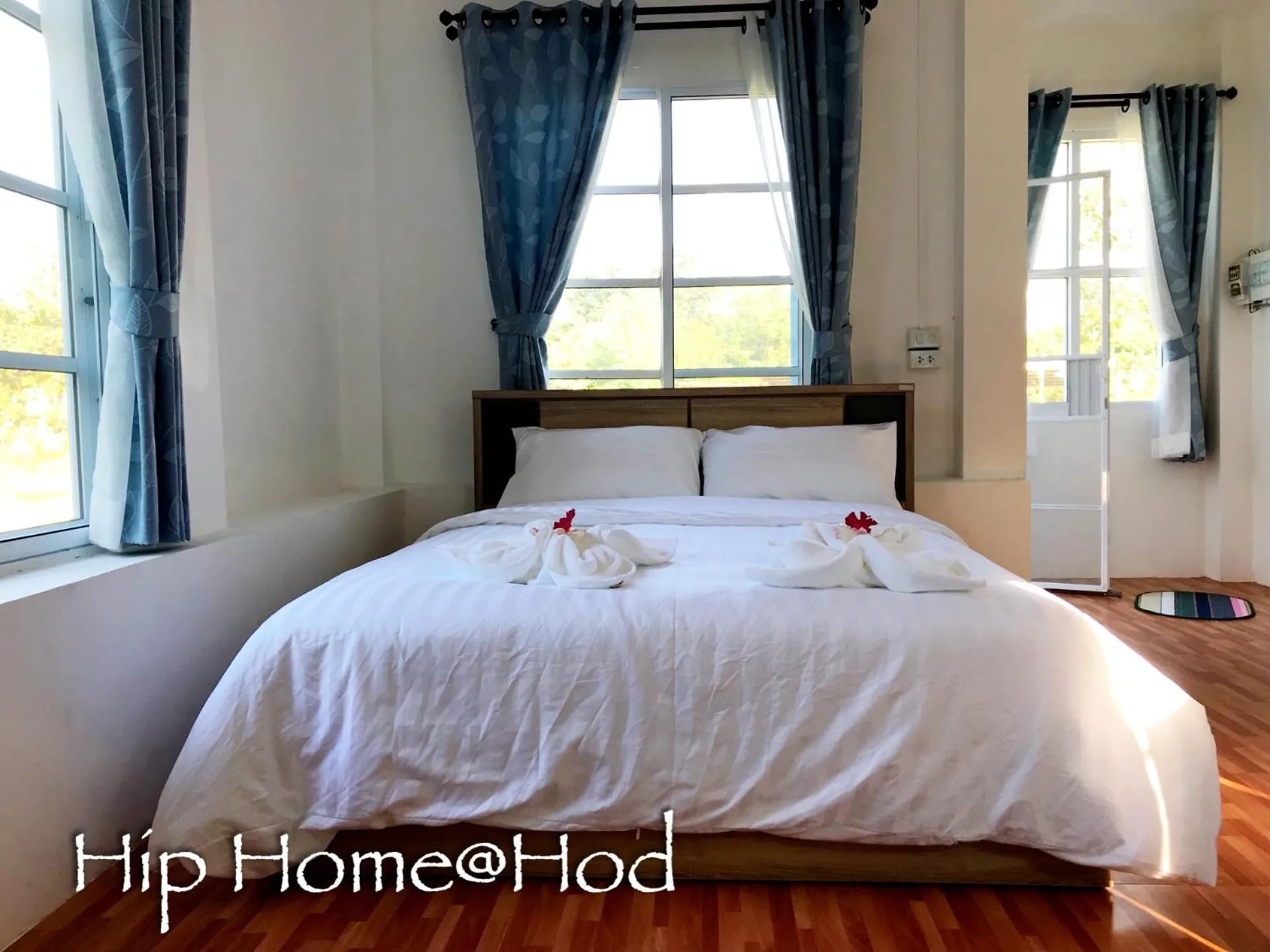 Bed in Hip Home at Hod