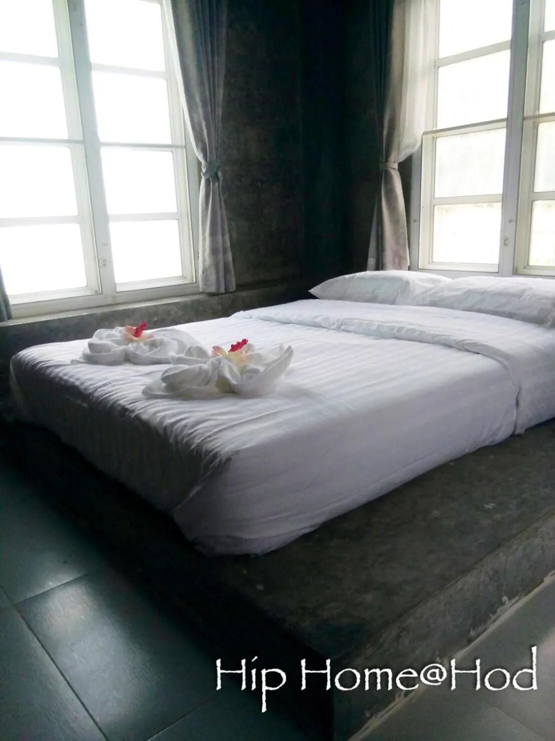 Bed in Hip Home at Hod