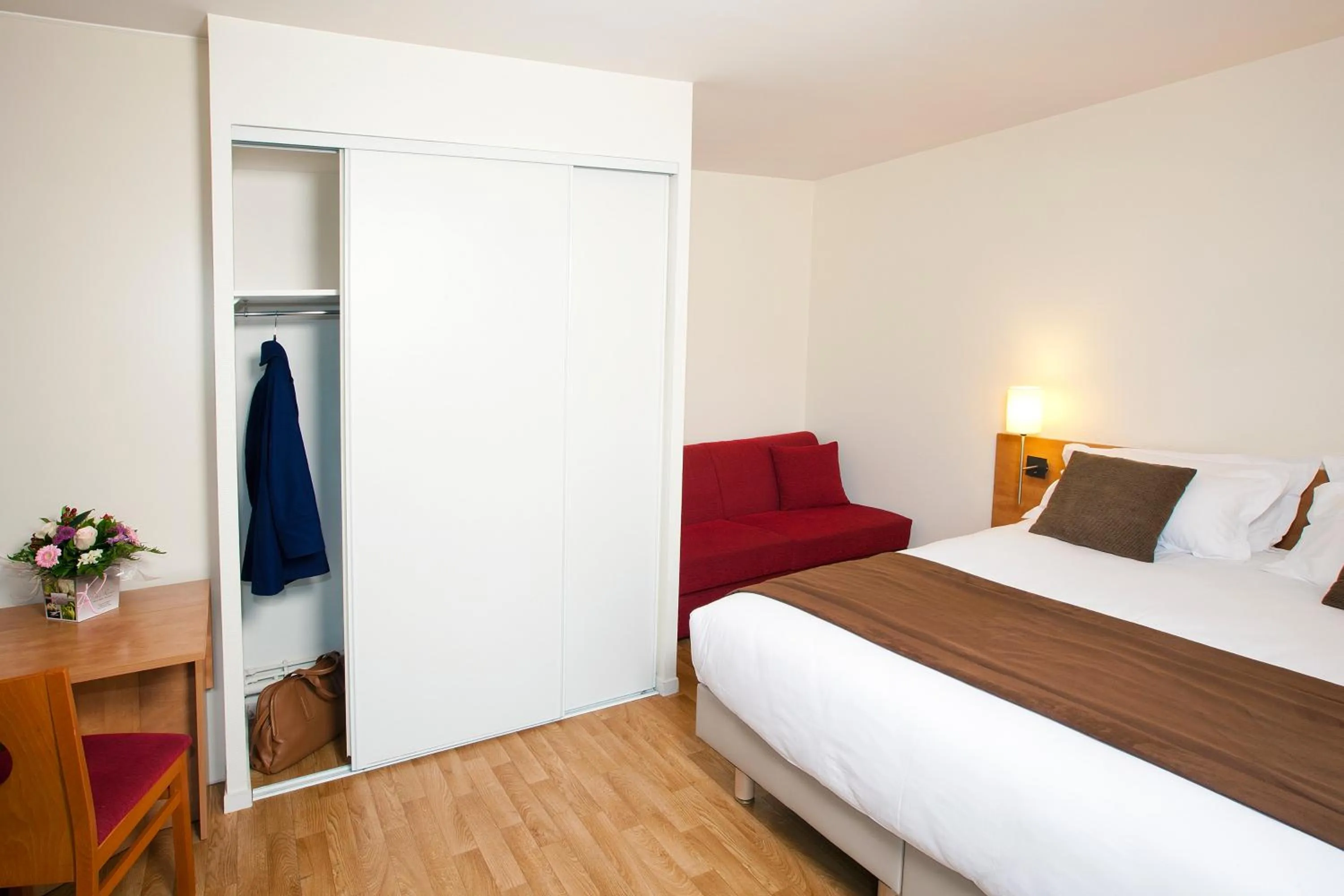 Bedroom, Bed in Séjours & Affaires Rennes Longs Champs