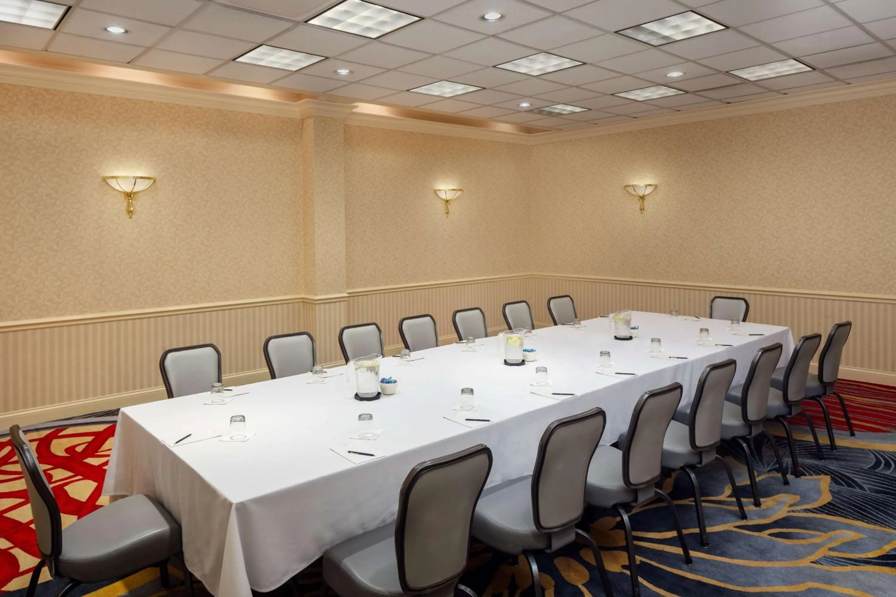 Meeting/conference room in Hilton Chicago/Northbrook