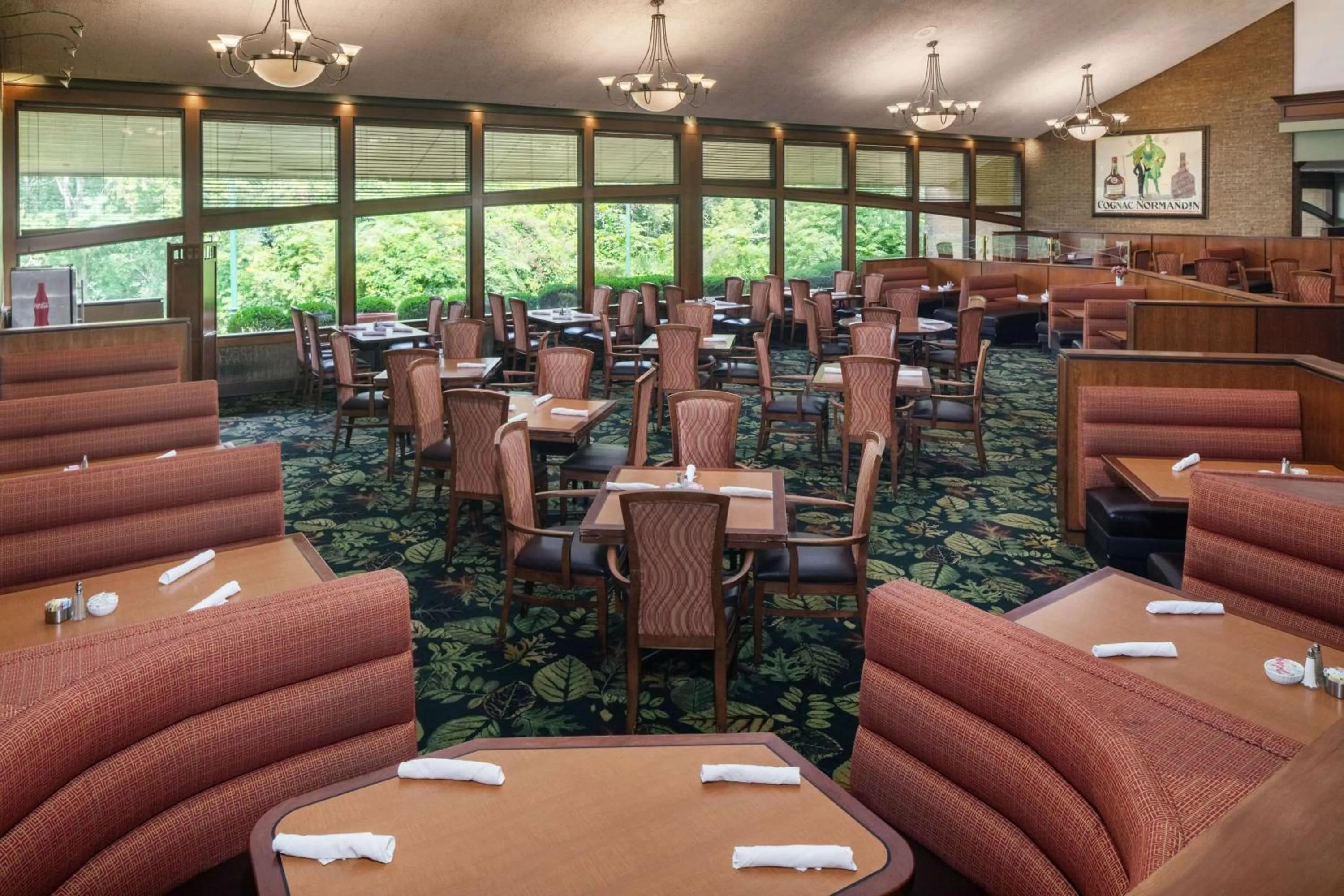 Restaurant/places to eat in Hilton Chicago/Northbrook