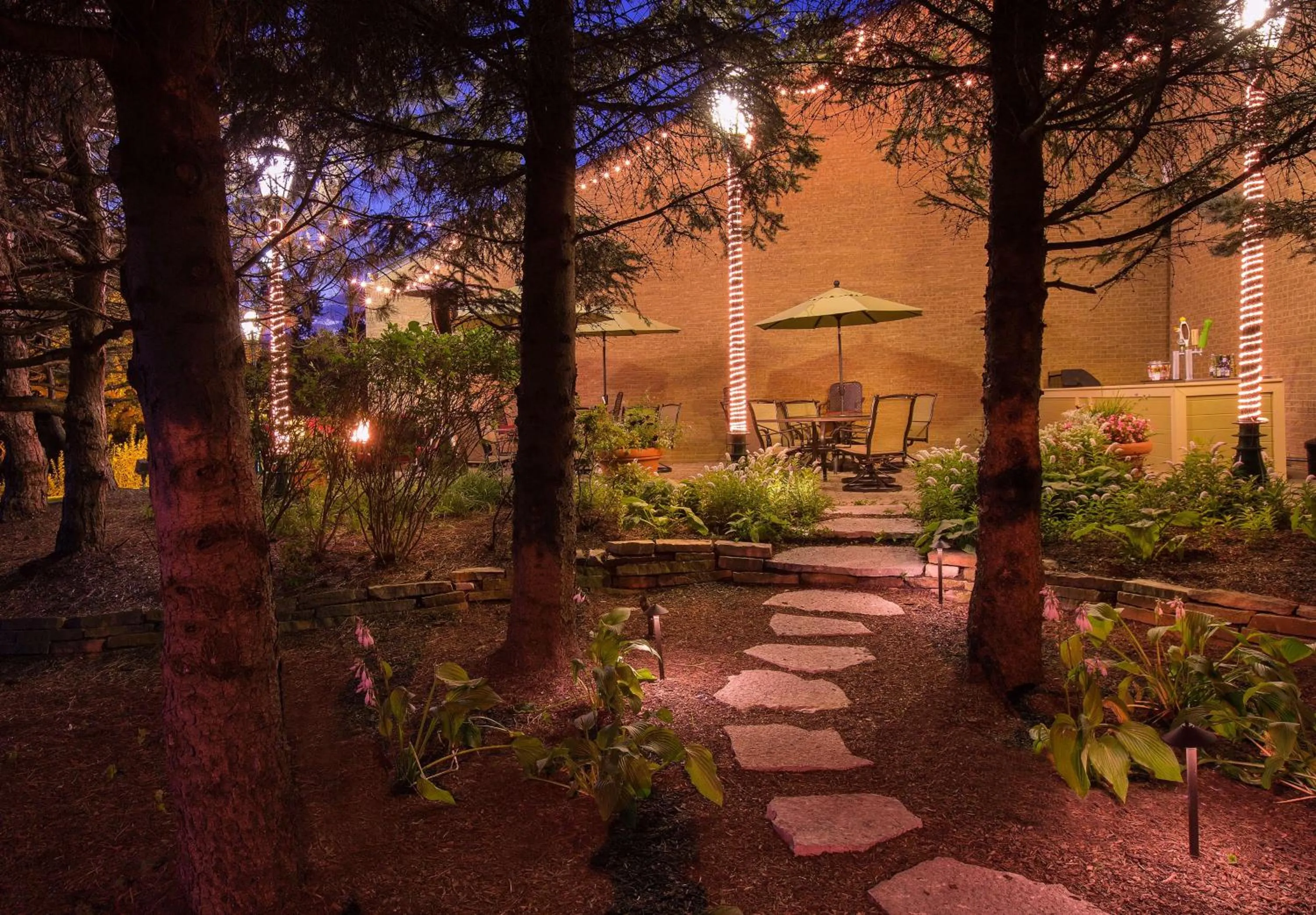 Patio in Hilton Chicago/Northbrook