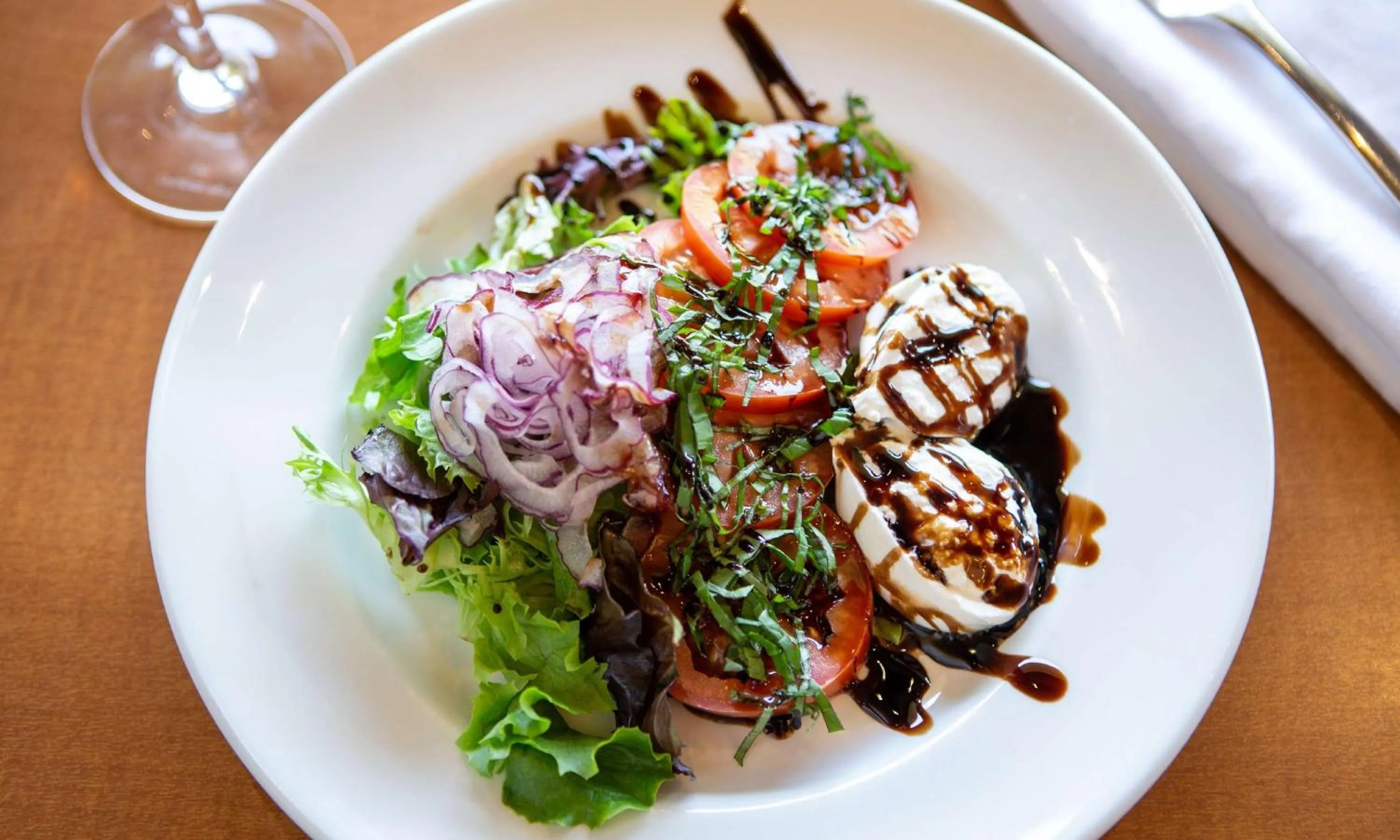 Restaurant/places to eat in Hilton Chicago/Northbrook