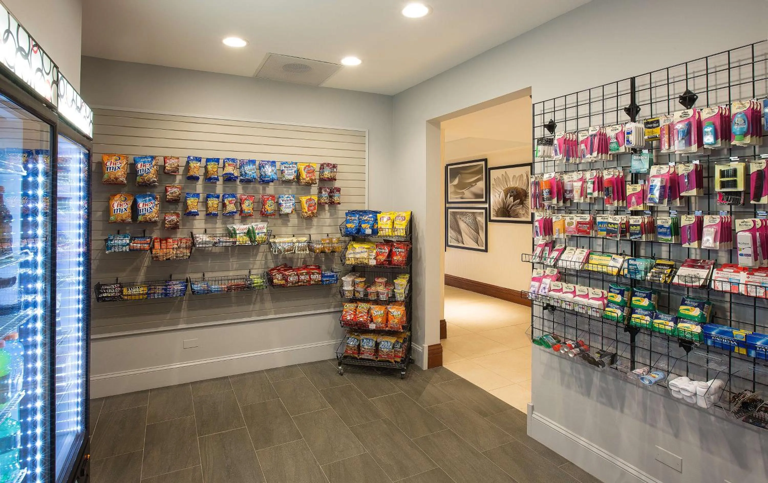 Restaurant/places to eat in Hilton Chicago/Northbrook