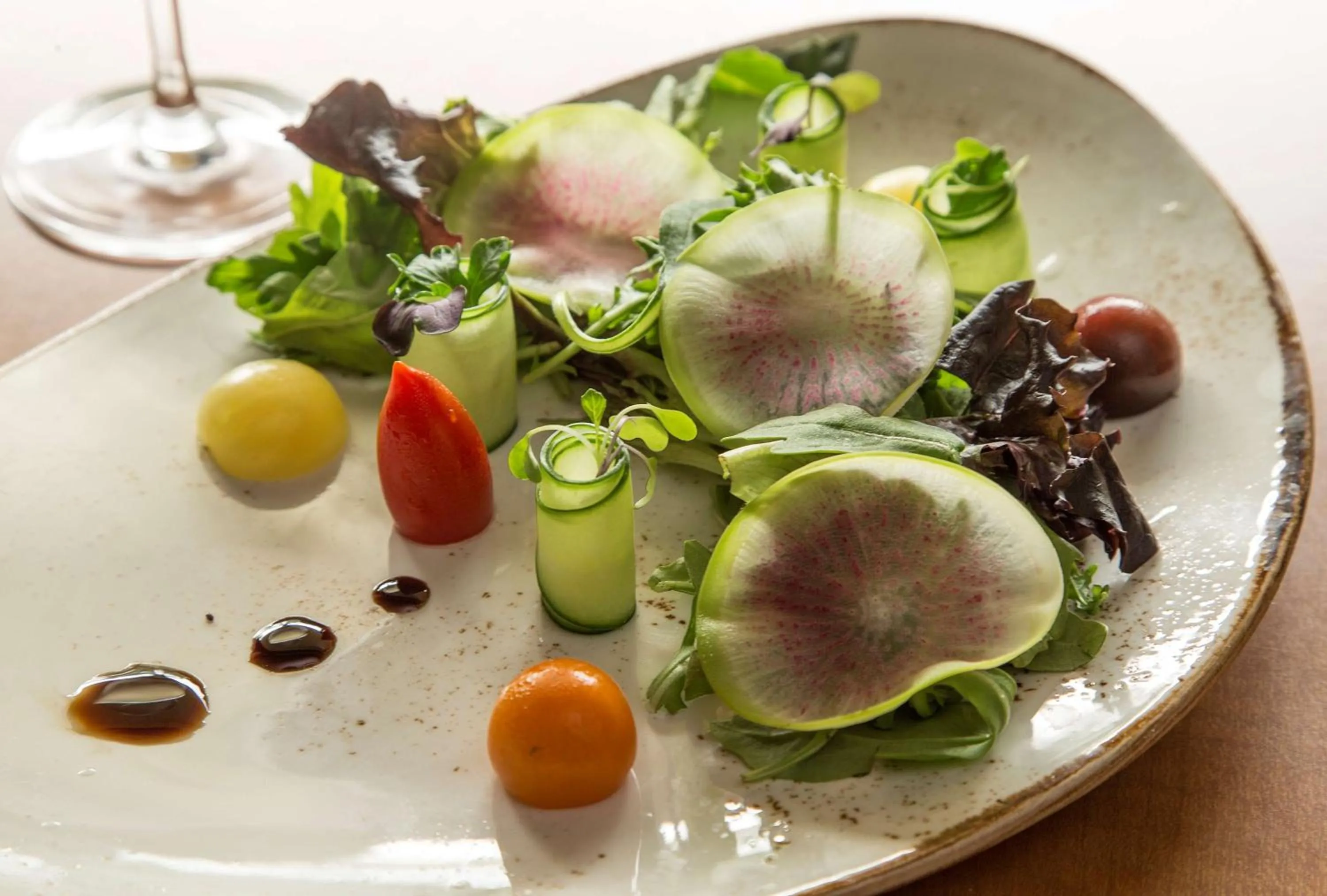 Restaurant/places to eat in Hilton Chicago/Northbrook