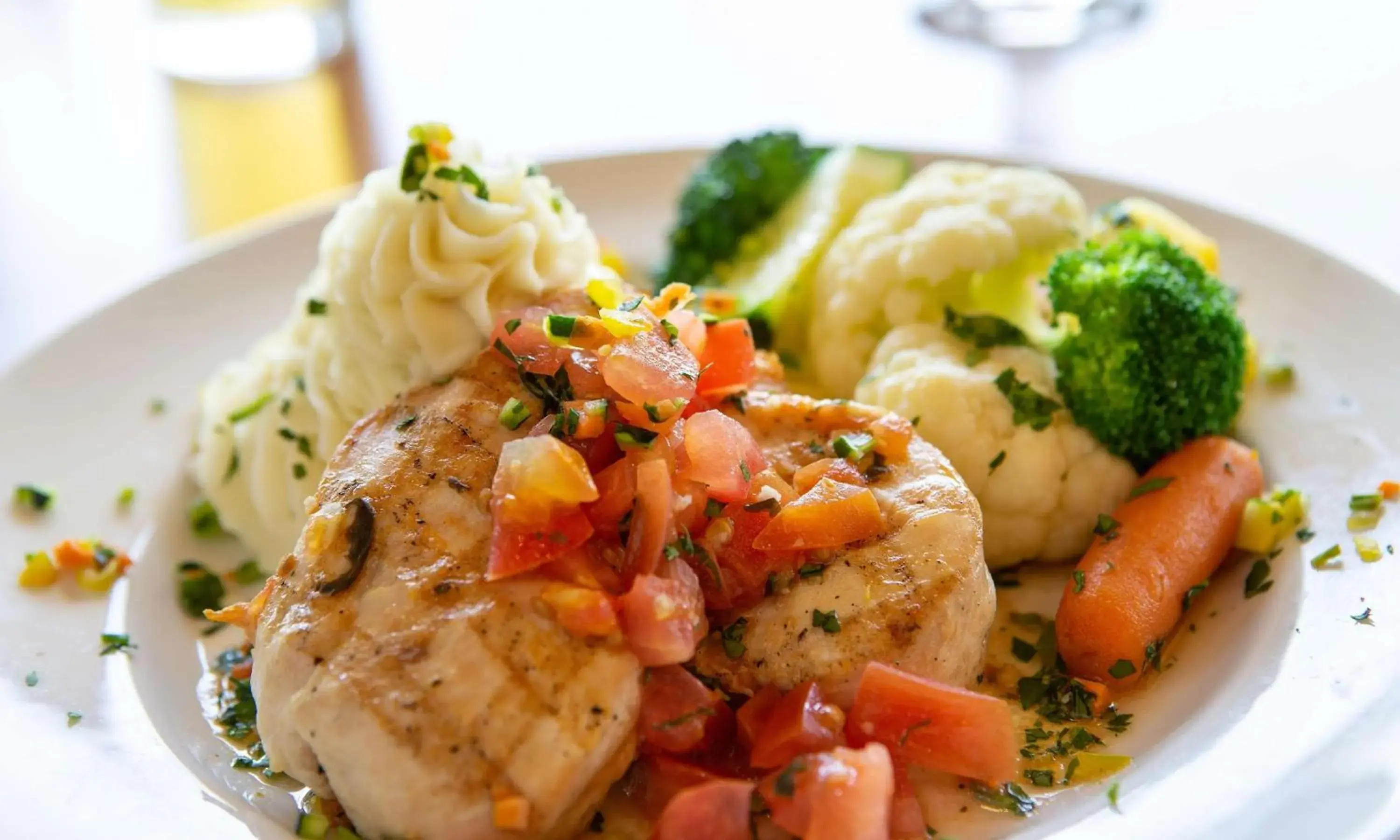 Restaurant/places to eat in Hilton Chicago/Northbrook Restaurant/places to eat in Hilton Chicago/Northbrook